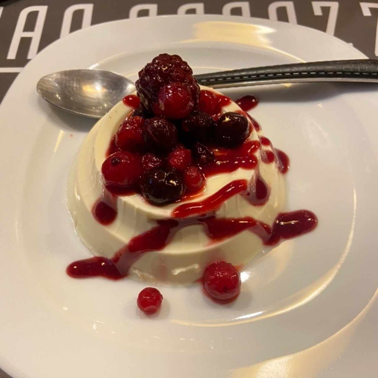 Postres - Panna Cotta con frutos del bosque