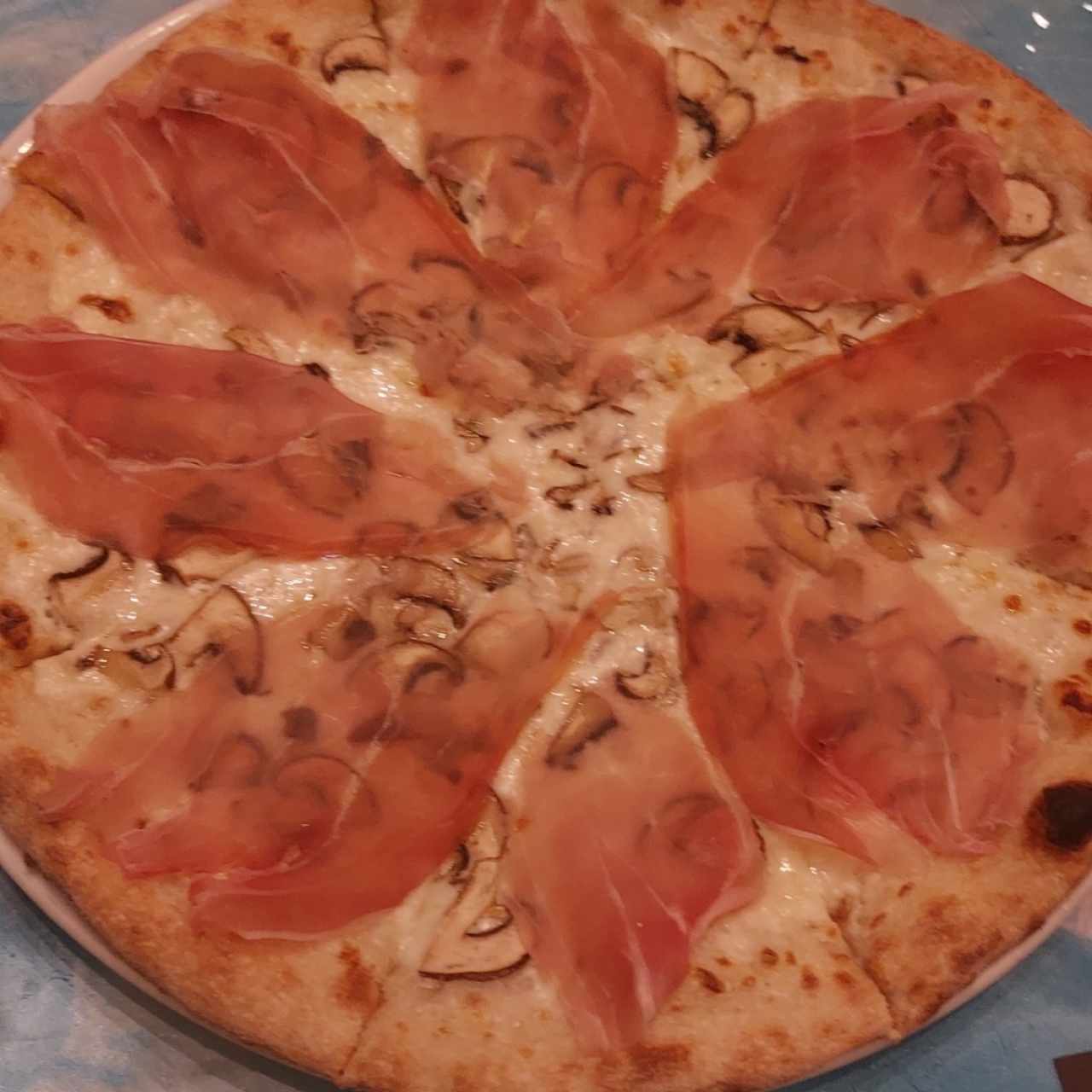 Pizza Tradizionale - Prosciutto e Funghi