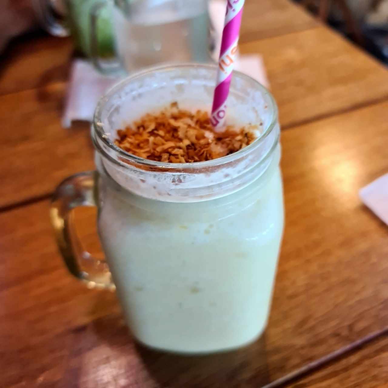 Jugo Piña-Limón-Coco