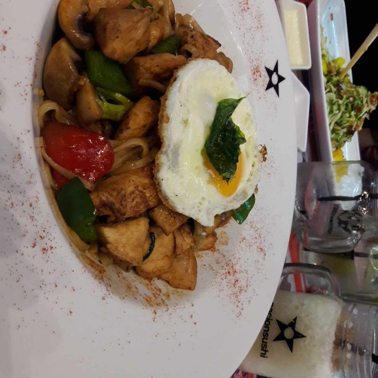 pad kee mao de pollo