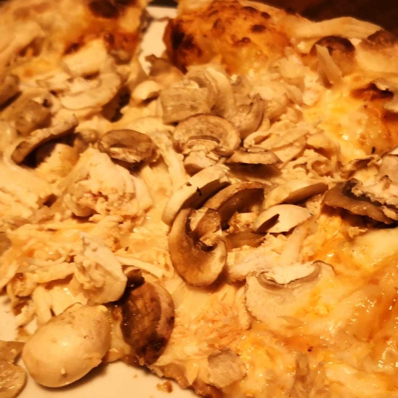 pizza de pollo con champiñones 