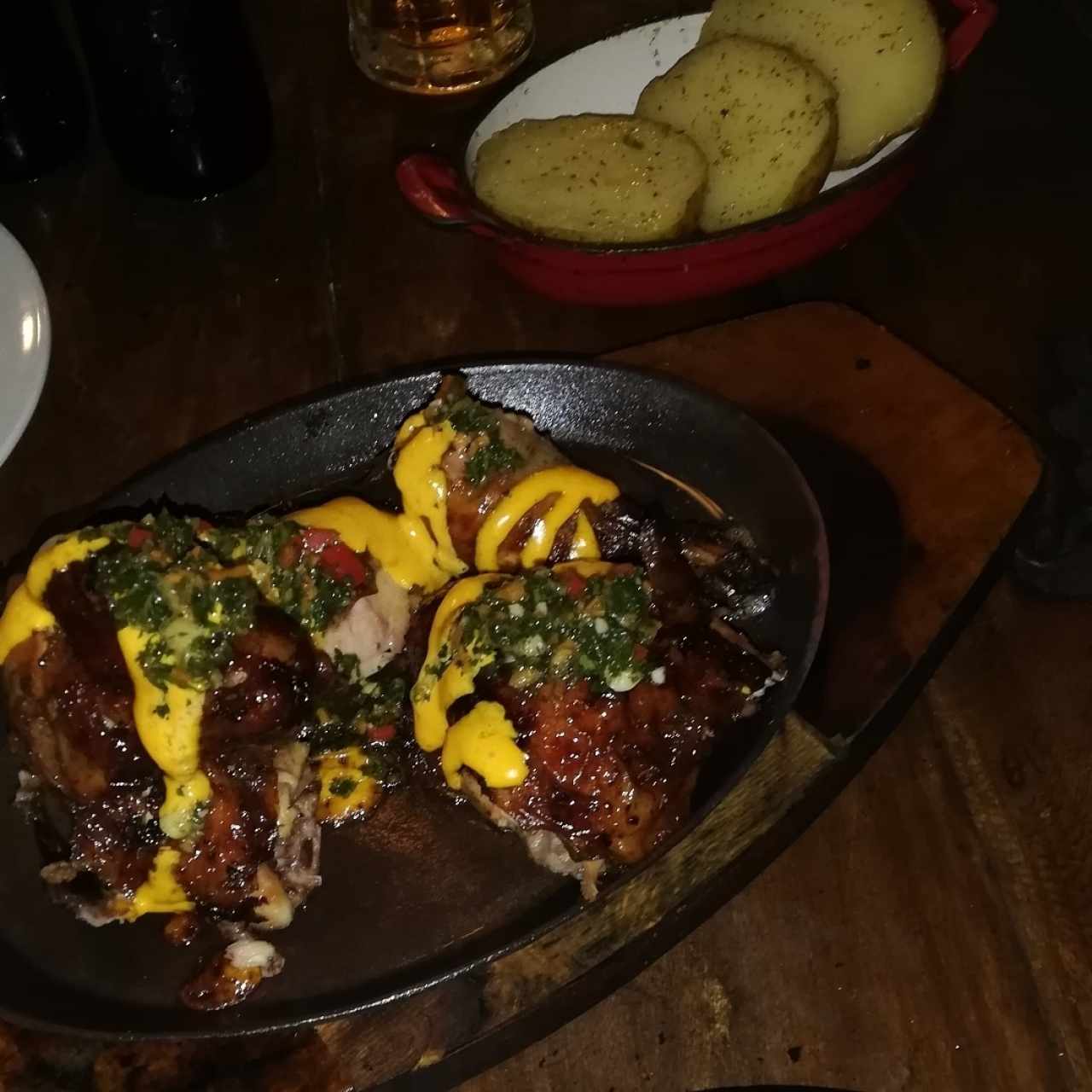 Pollo con Papas Asadas