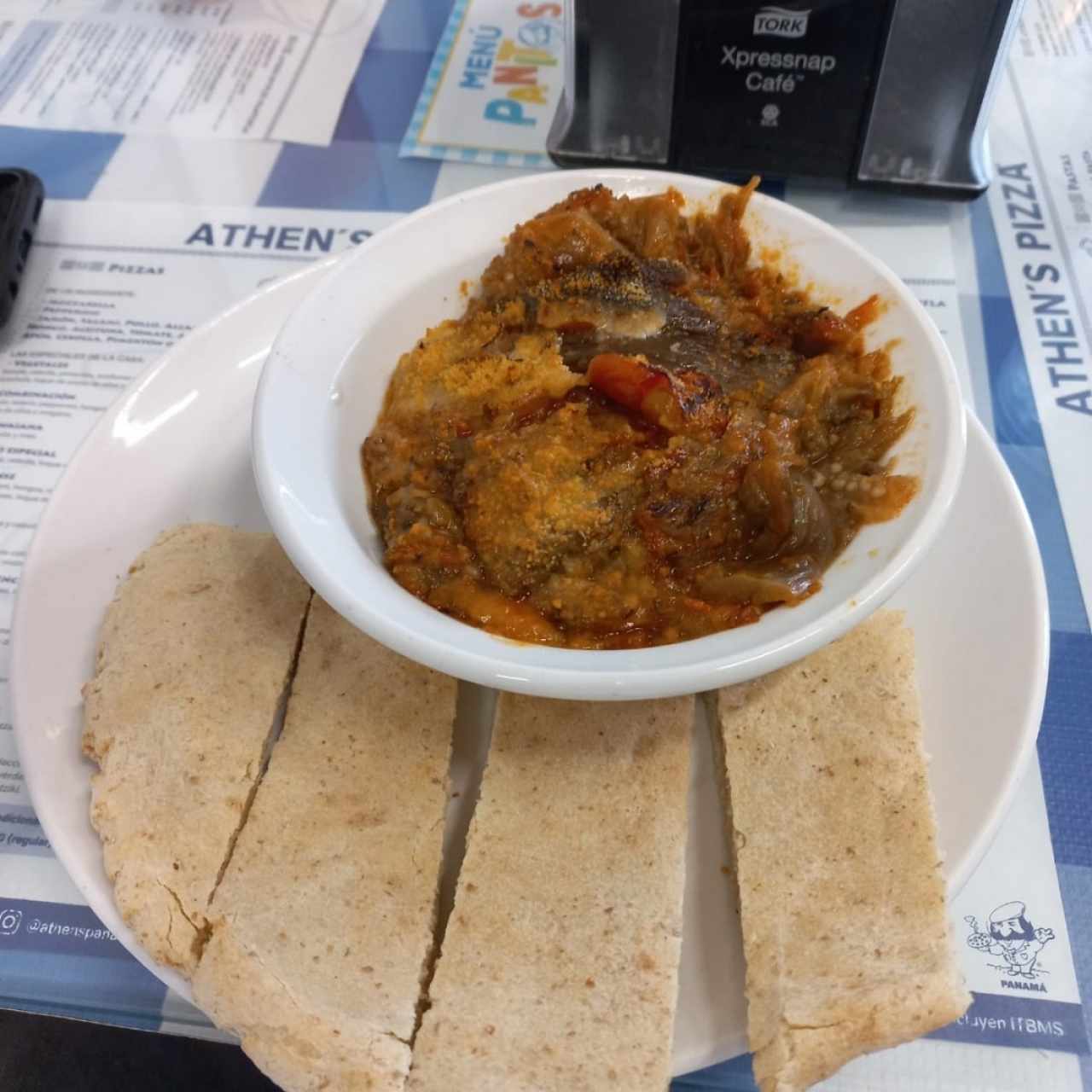 Berenjena en salsa roja