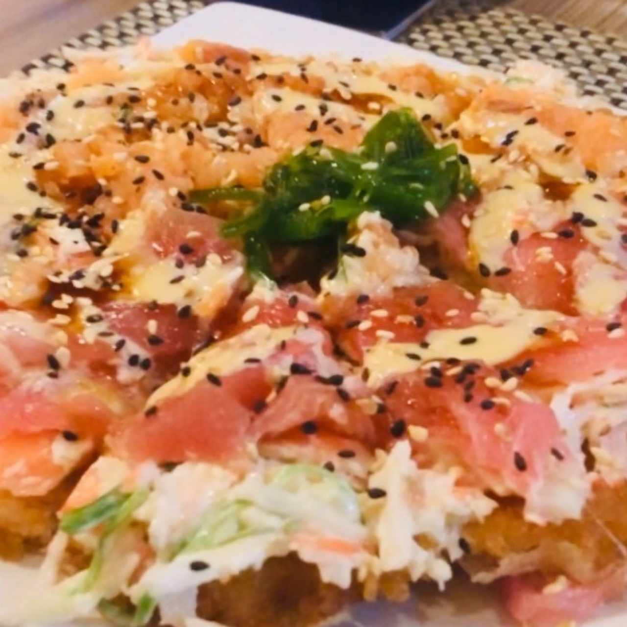 Sushi pizza mixta