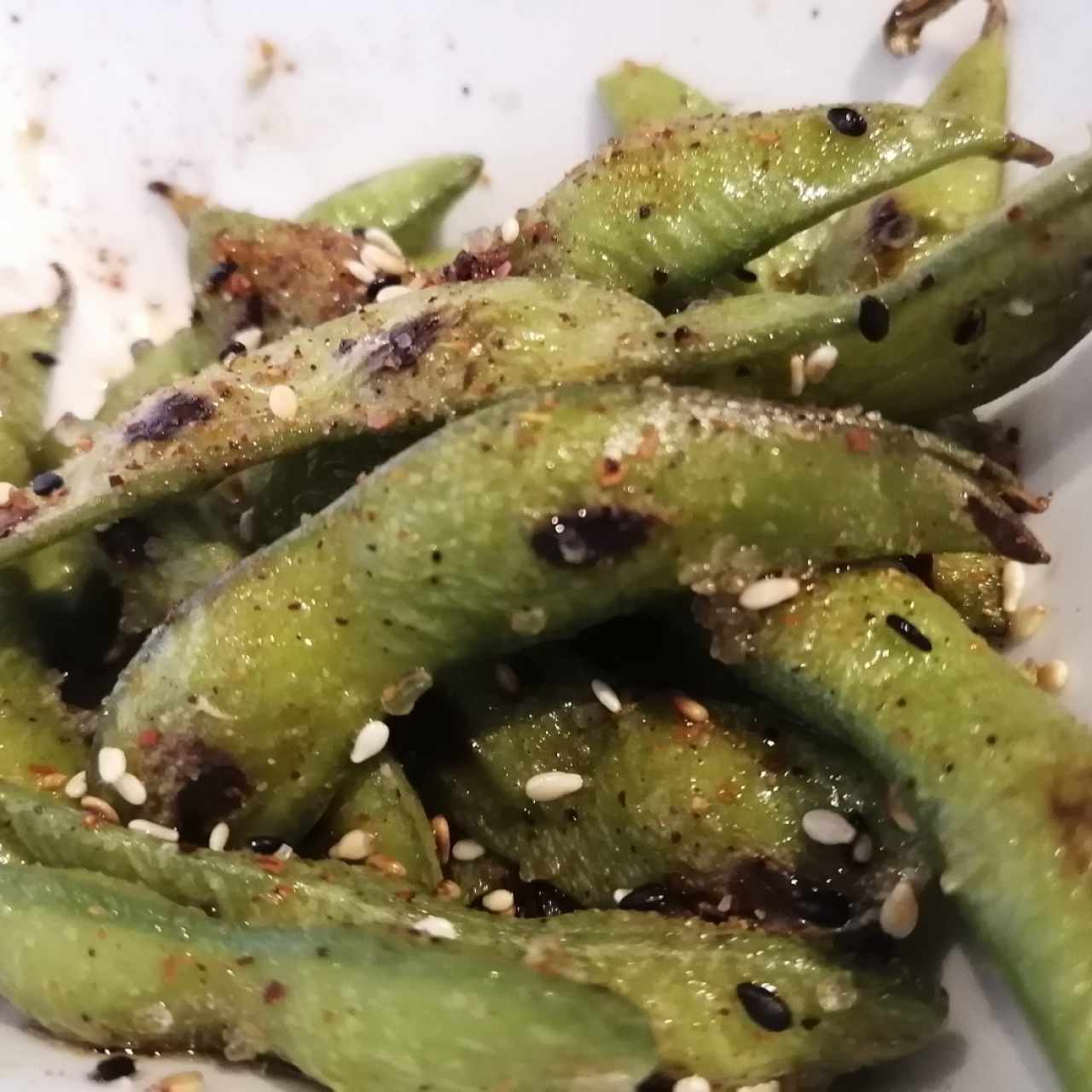 Edamame con salsa de ají 