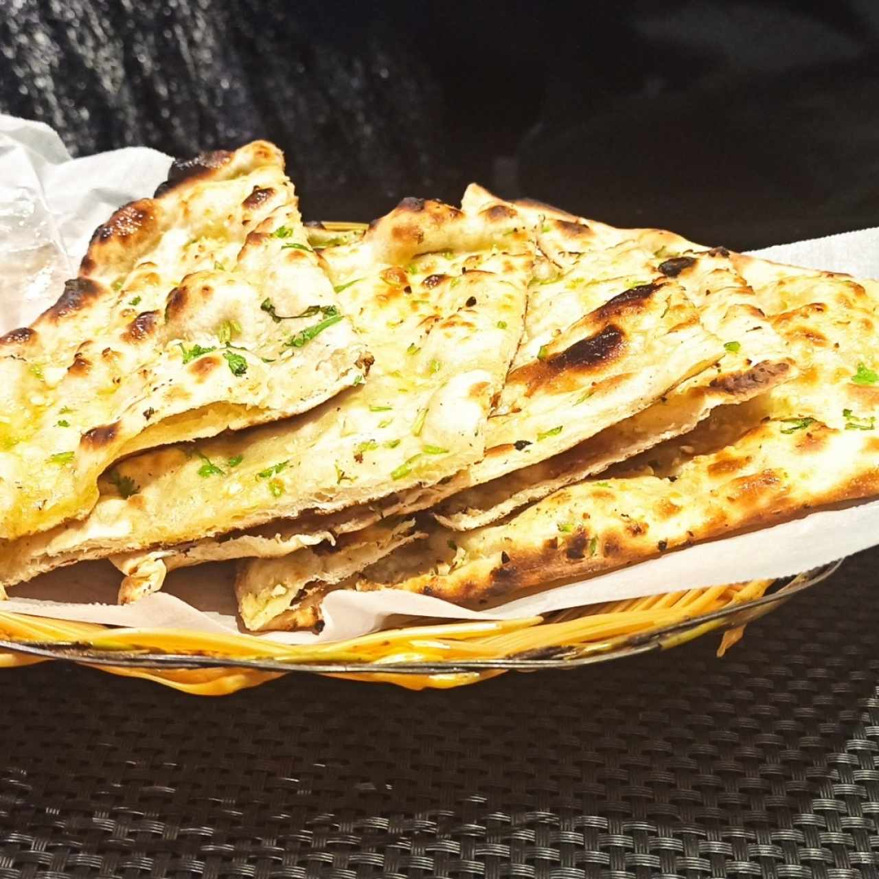 INDIAN BREADS - GARLIC NAAN