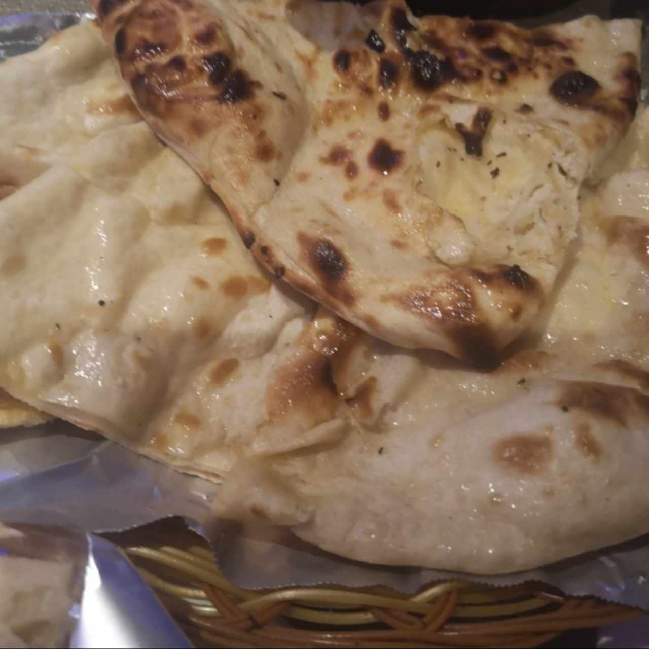 INDIAN BREADS - GARLIC NAAN