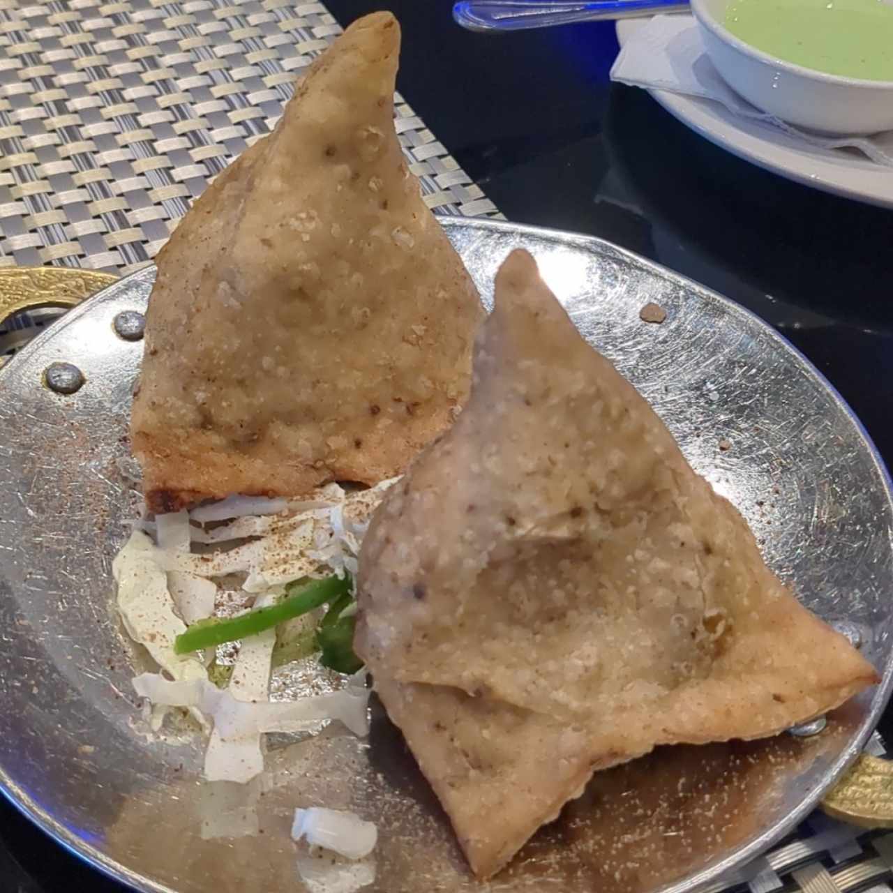 Entradas Vegetarianas - SAMOSA (2 Piezas )