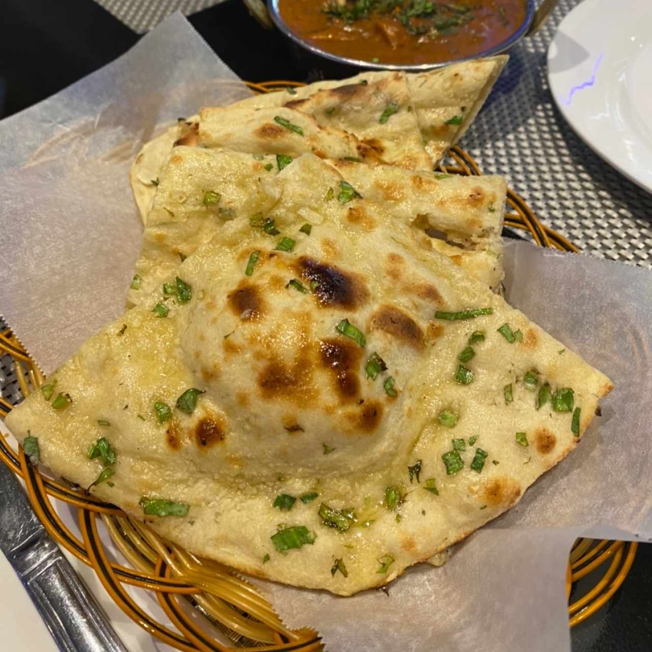 INDIAN BREADS - GARLIC NAAN