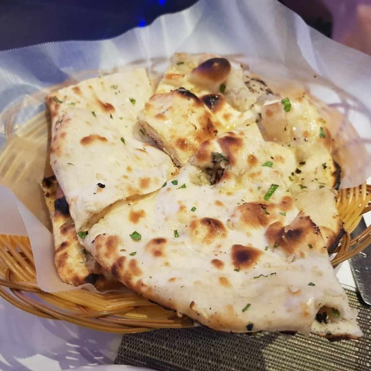 INDIAN BREADS - GARLIC NAAN