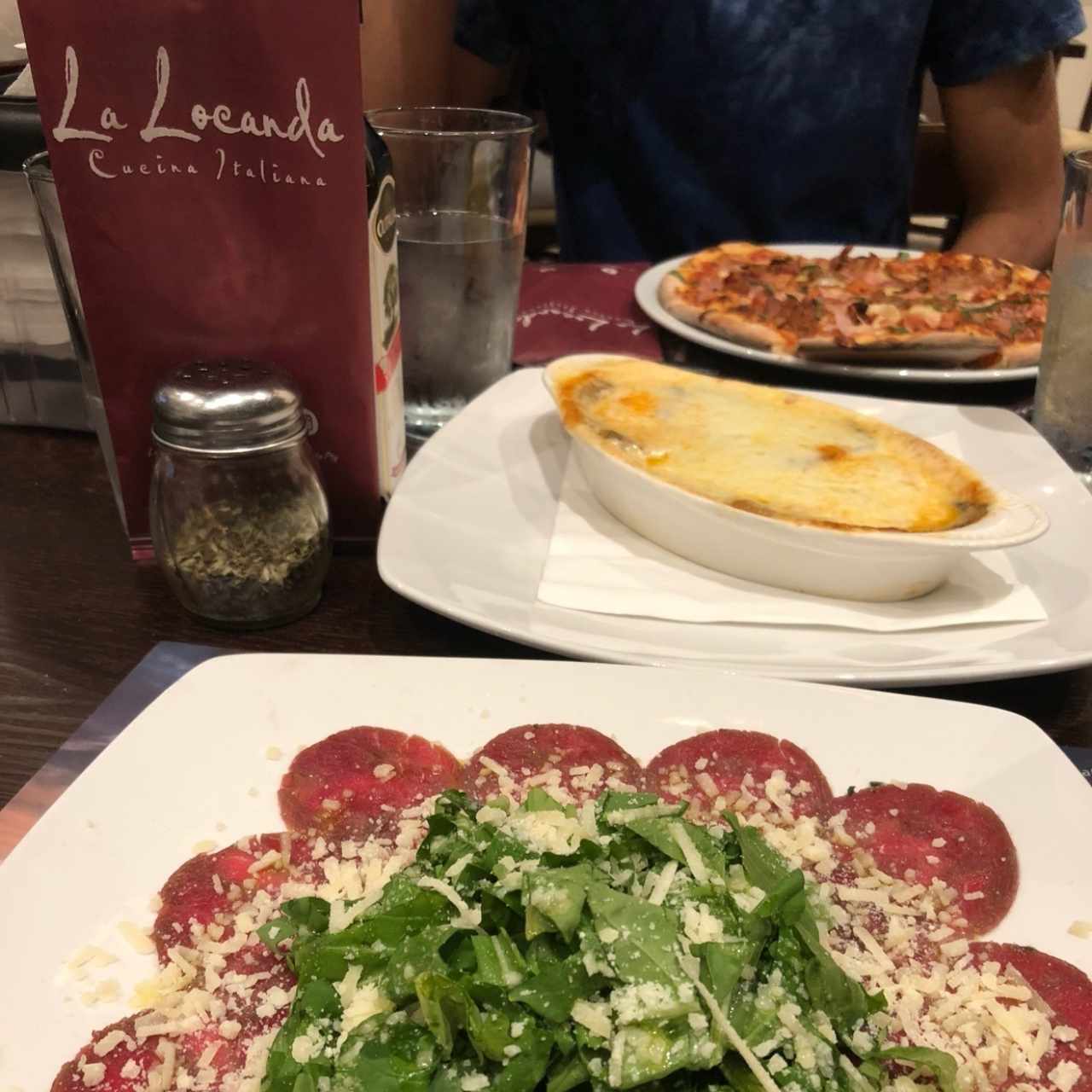 carpaccio, berenjenas gratinadas