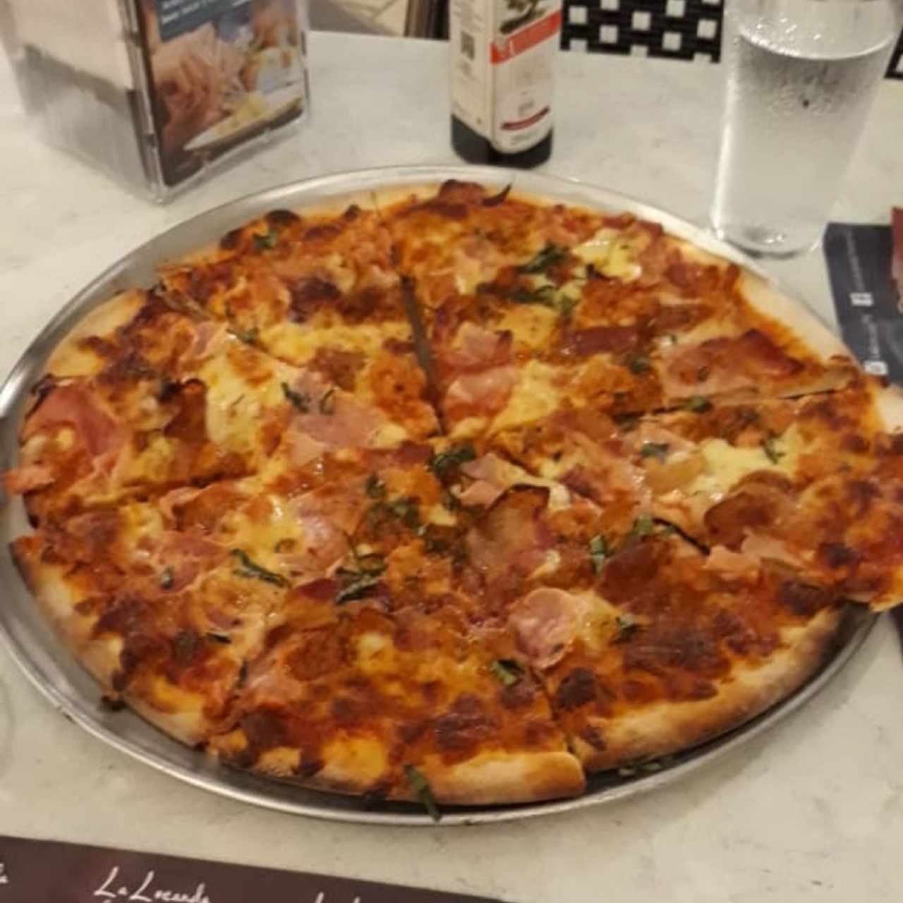 Pizza carnívora