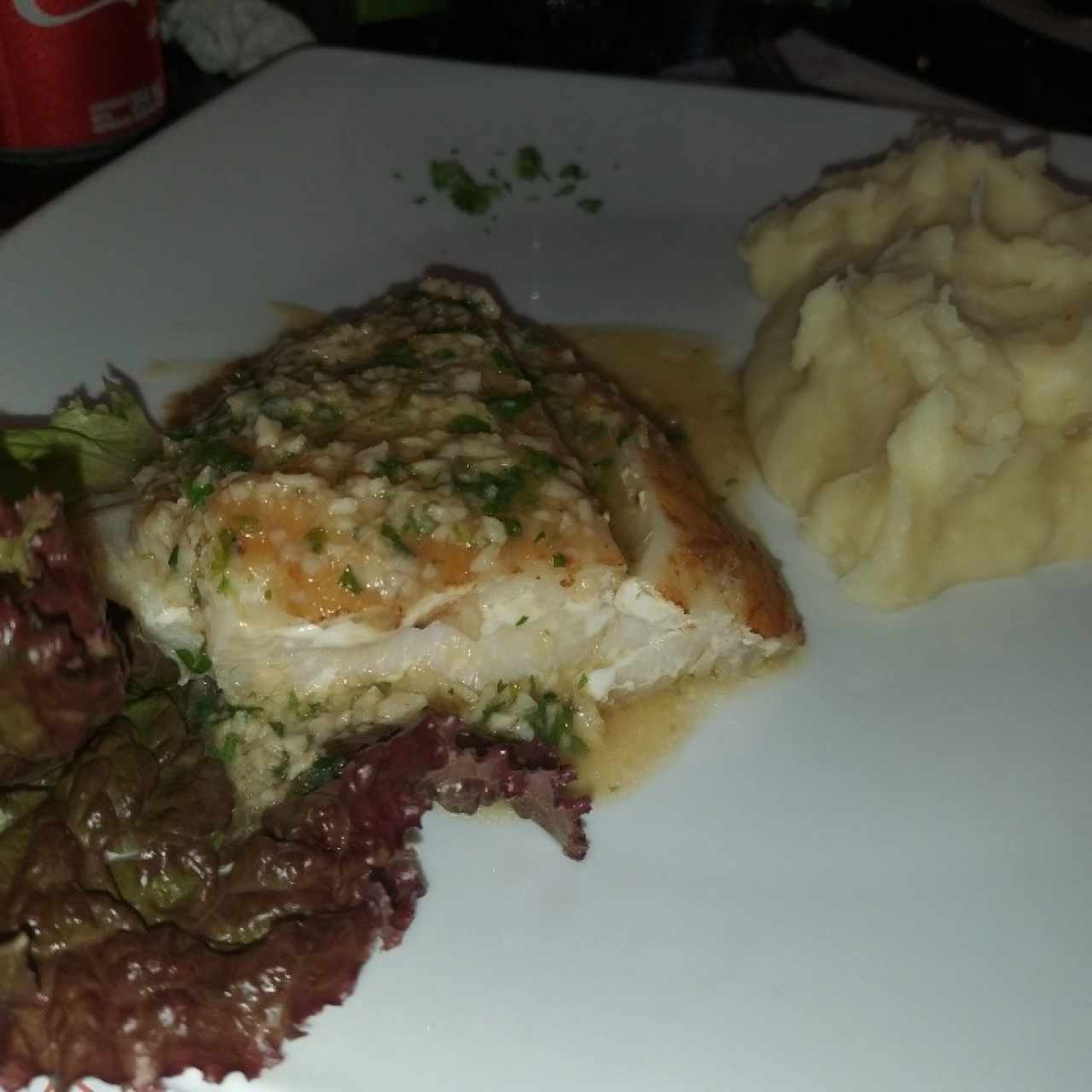 Corvina al ajillo con puré