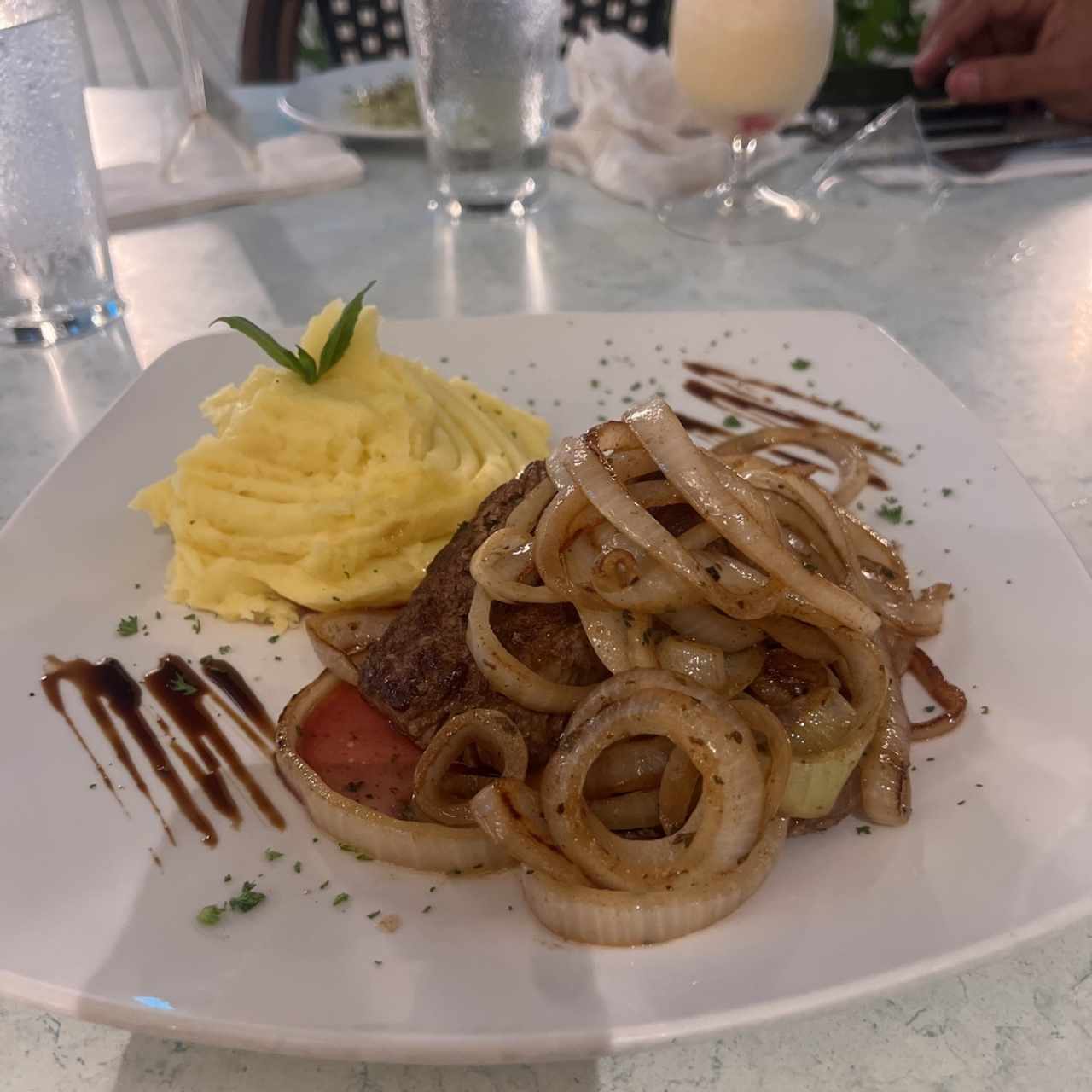 Filete Encebollado