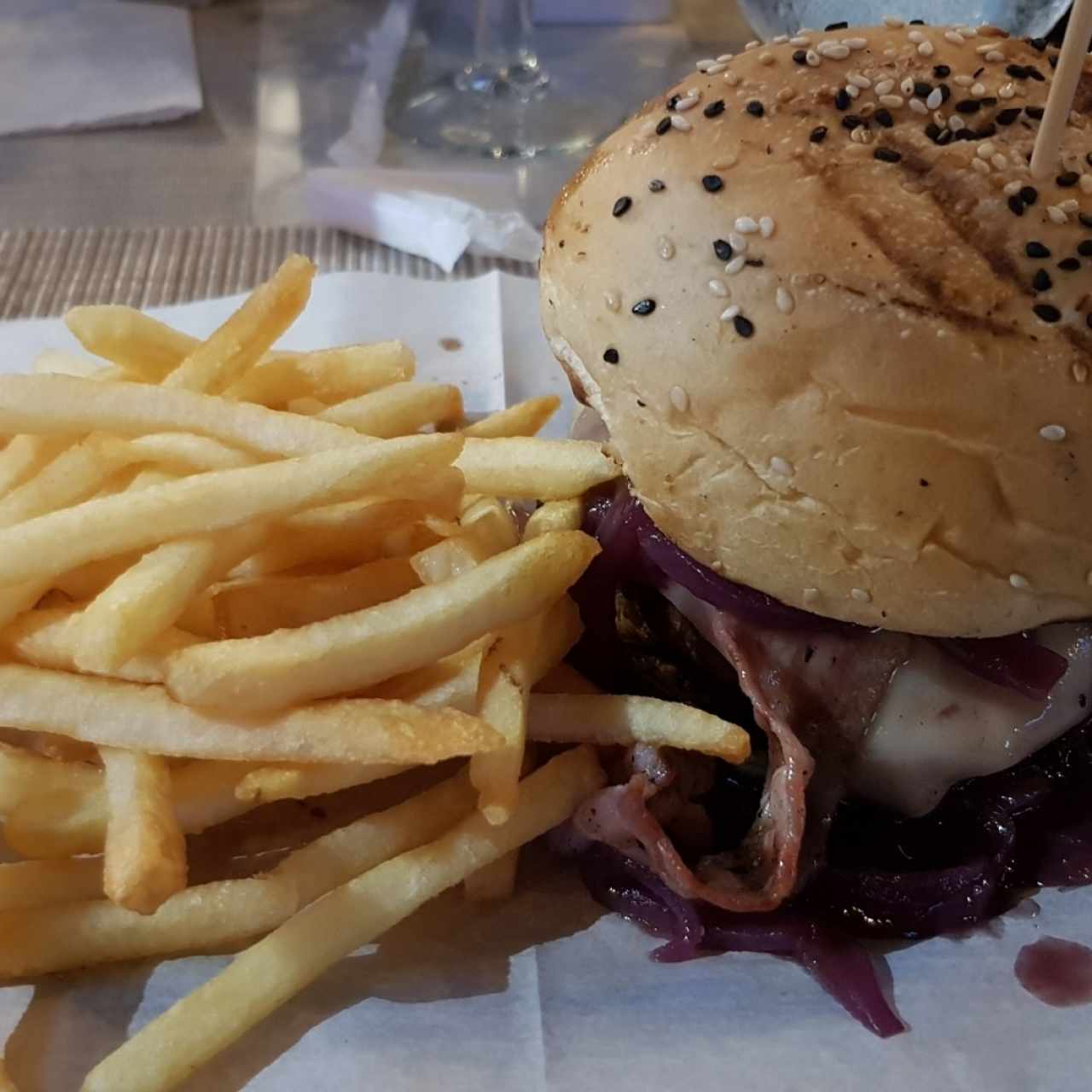 Hamburguesa Brasero con papas