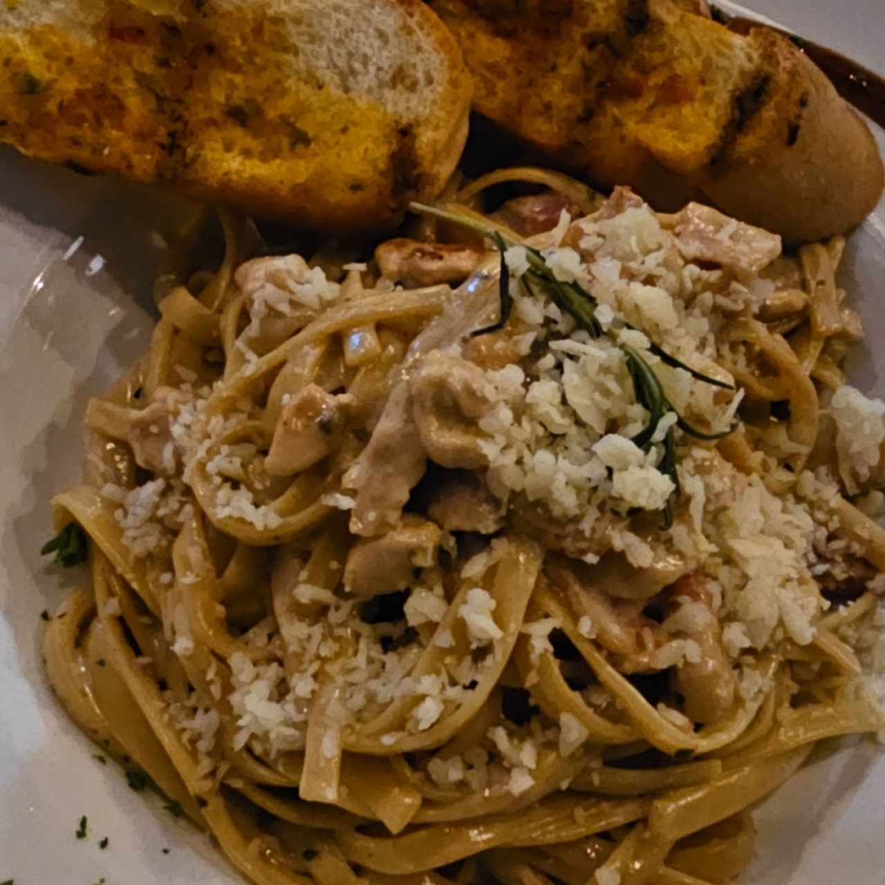 Pasta Alfredo Con Pollo