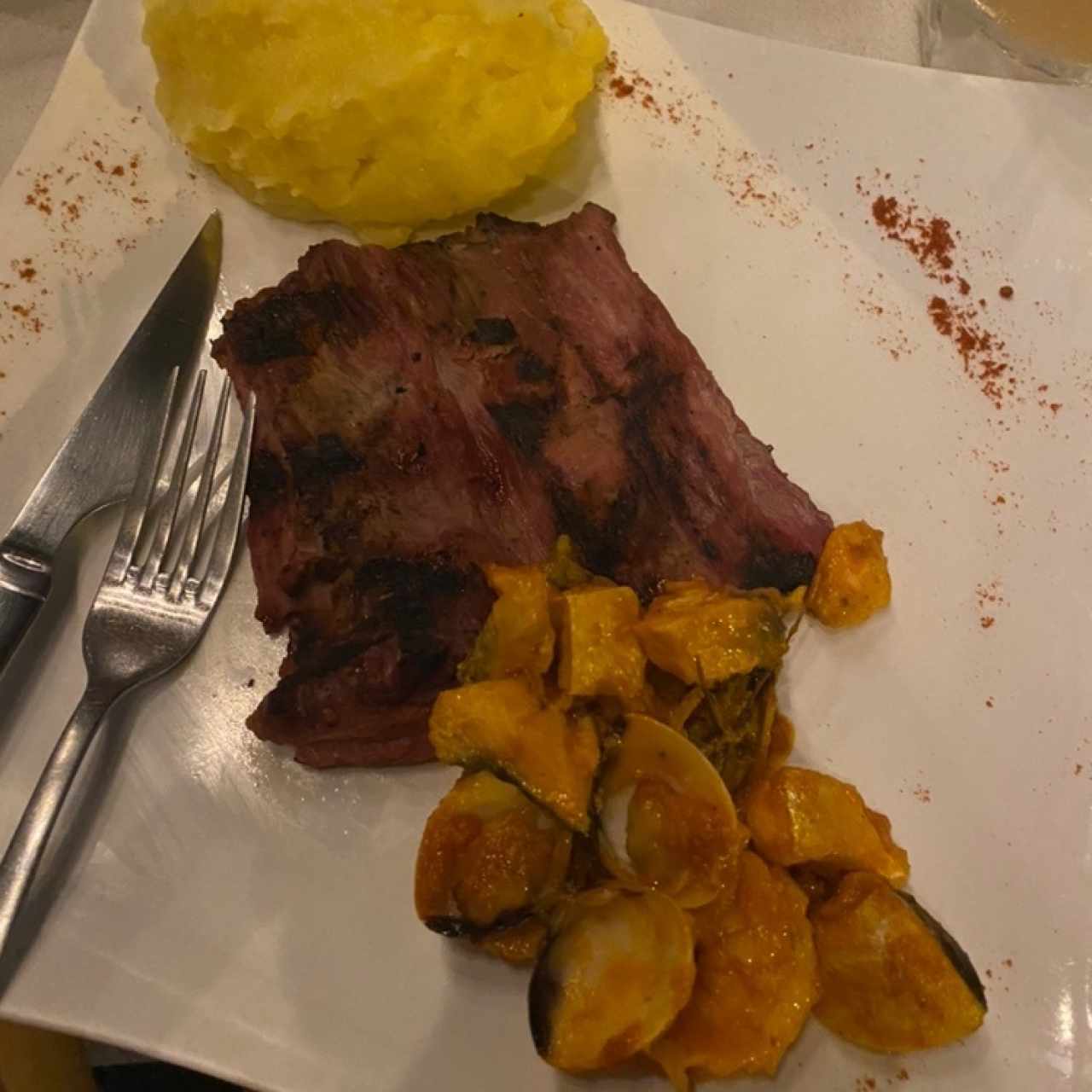 Filete de res con marisco 