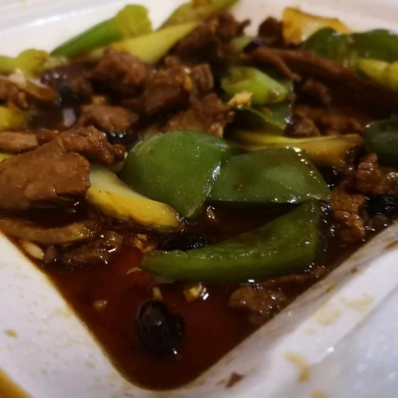 carne de res en salsa de frijoles negros