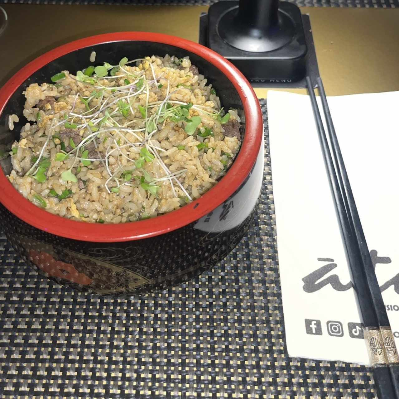 Yakimeshi de lomito