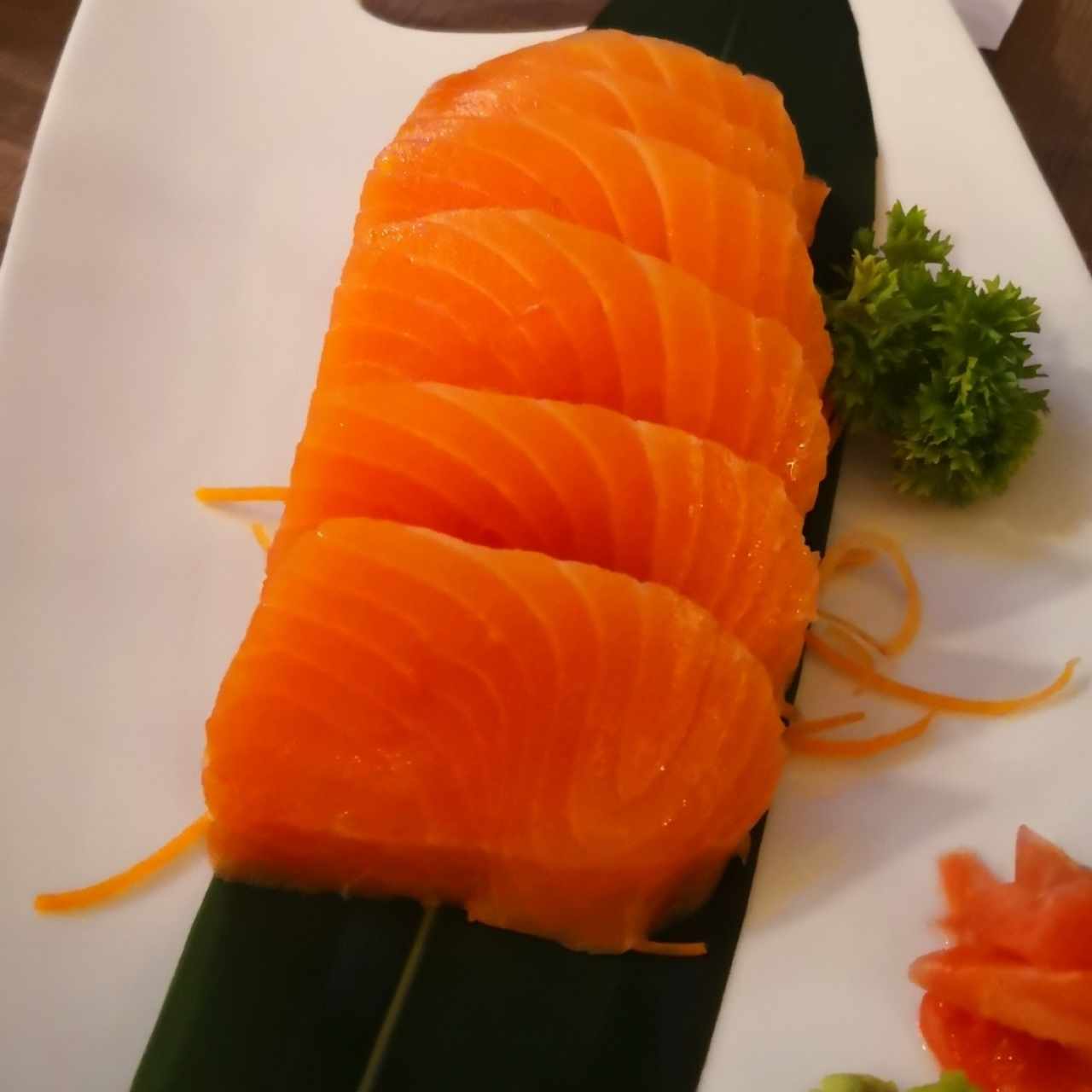 Ato Sashimi de Salmón (7pzs)