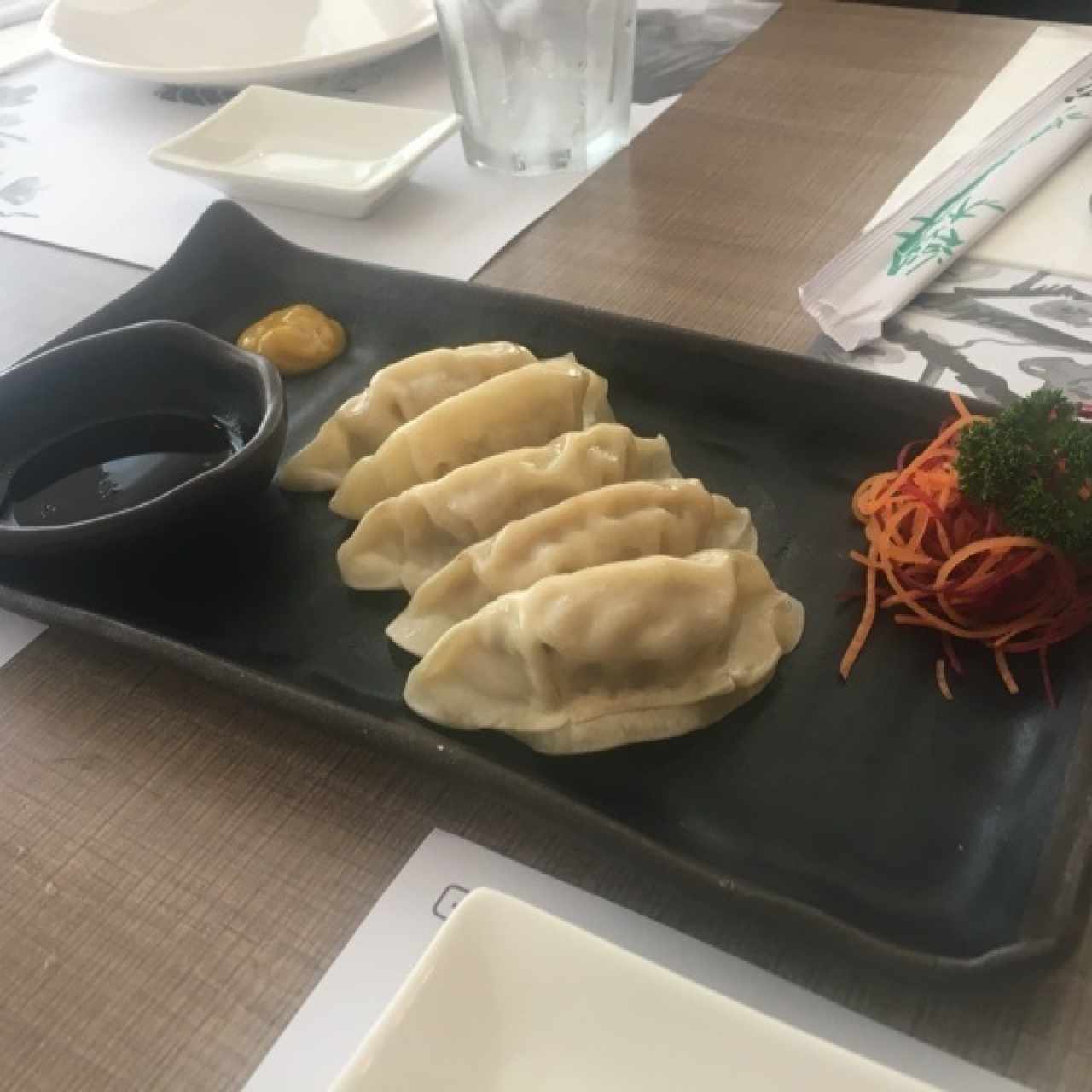 Entradas/Carpaccio - Gyoza (5 unidades)