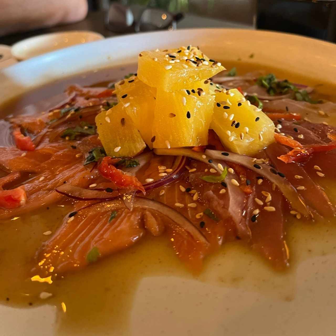 Tiradito Mixto $15 (Salmón, atún y pescado blanco)