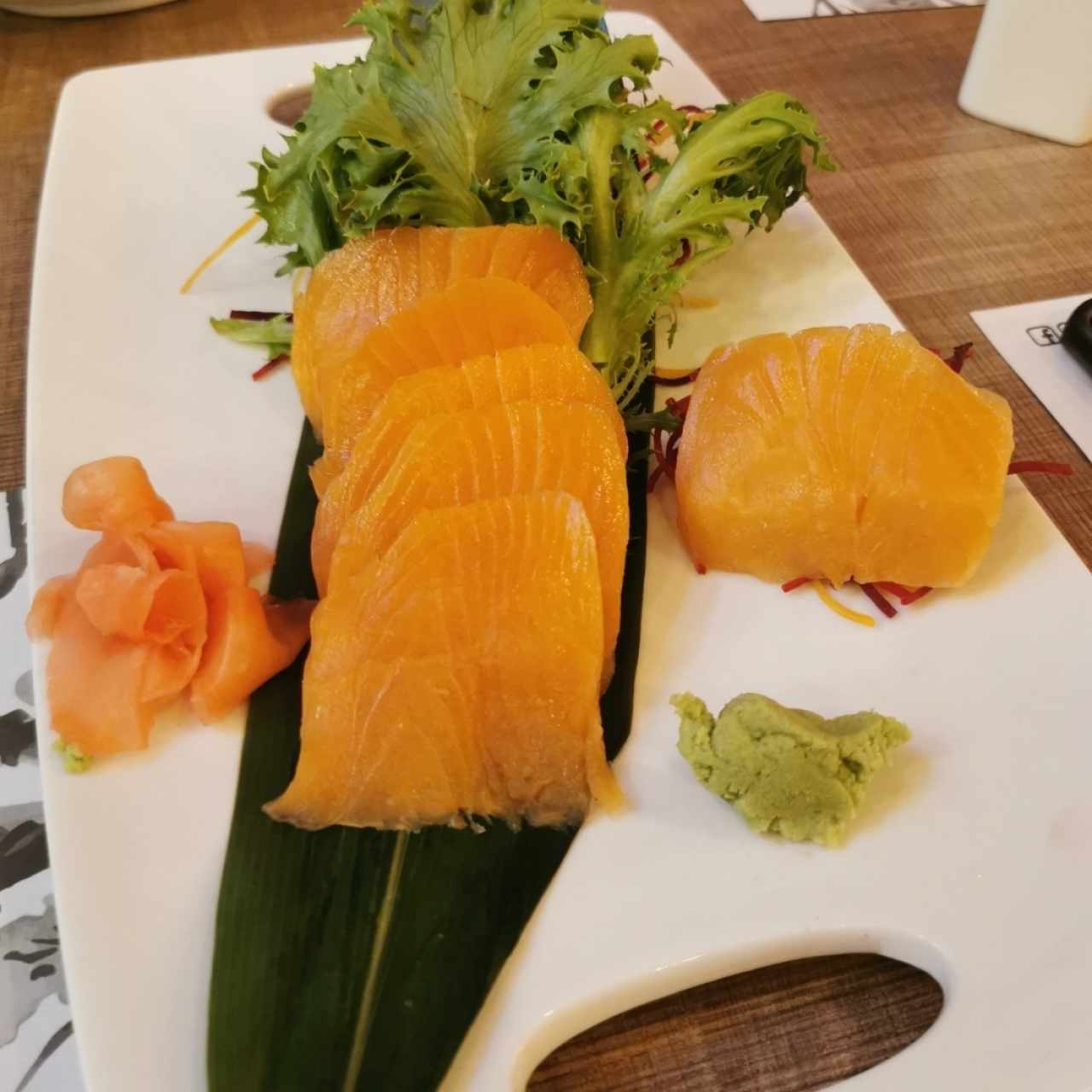 Sashimi de salmón