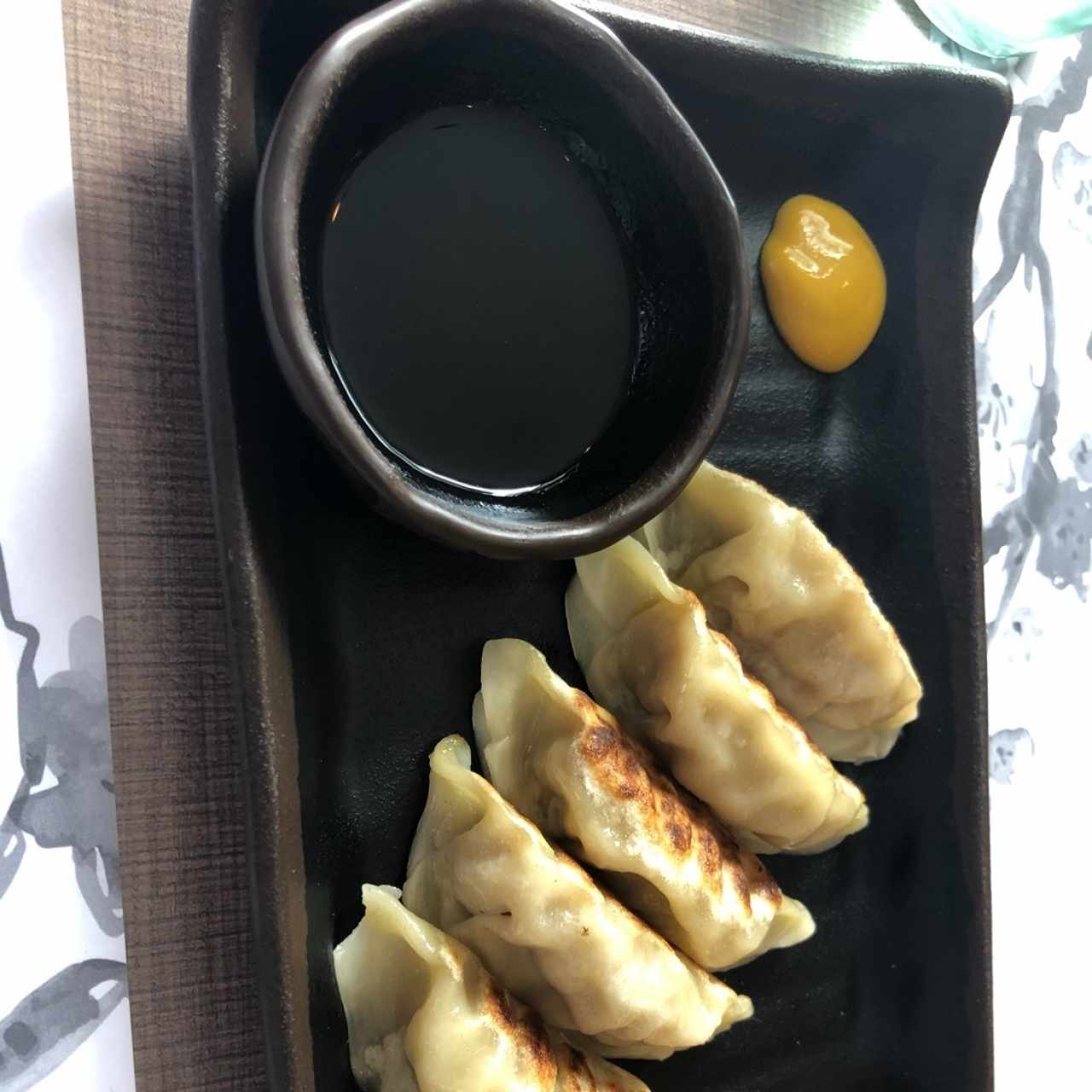 Entradas/Carpaccio - Gyoza (5 unidades)