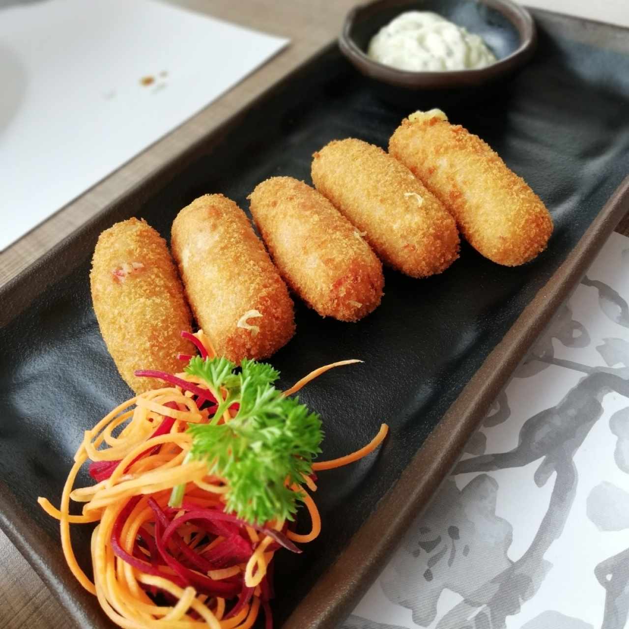  croquetas de  cangrejo 