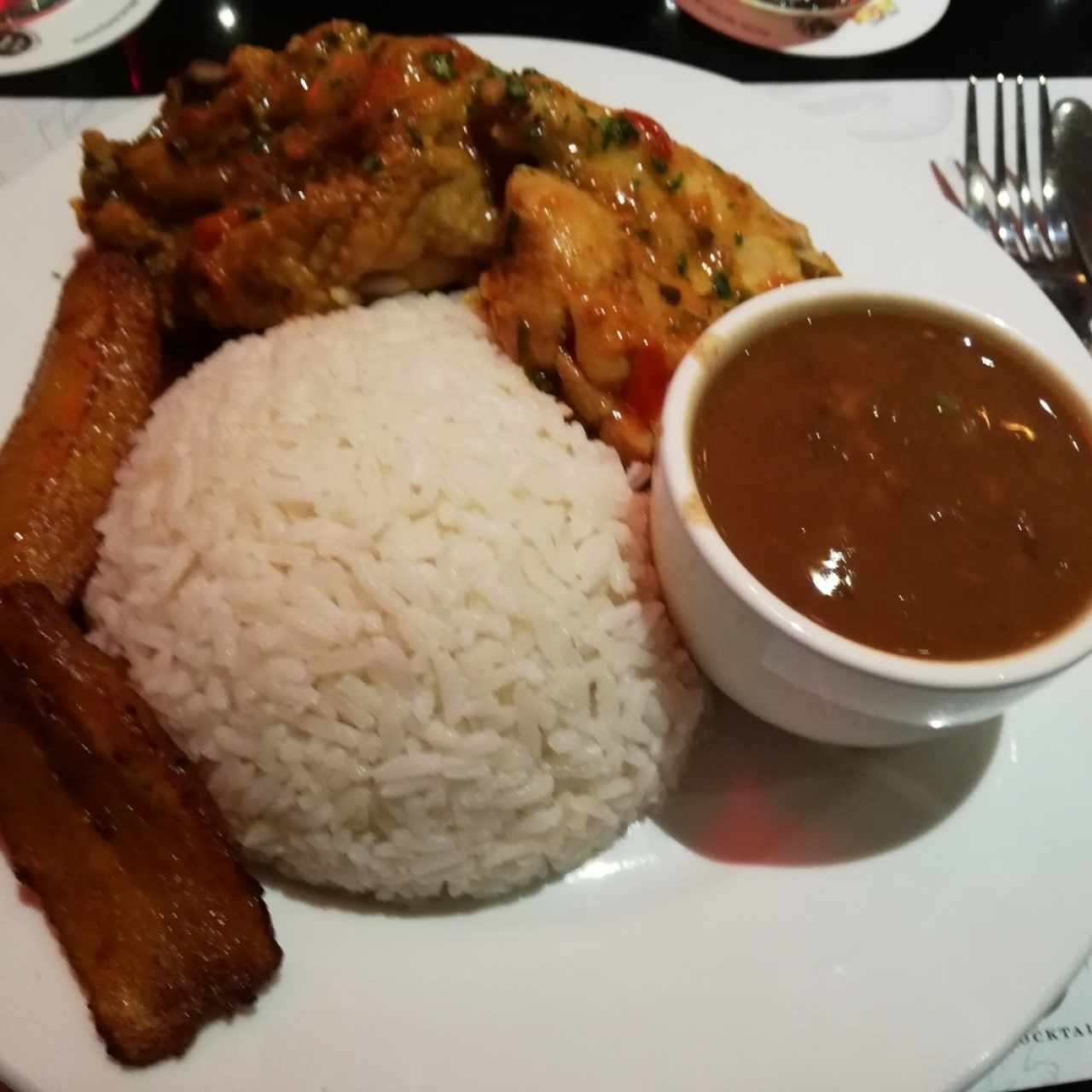 Pollo guisado