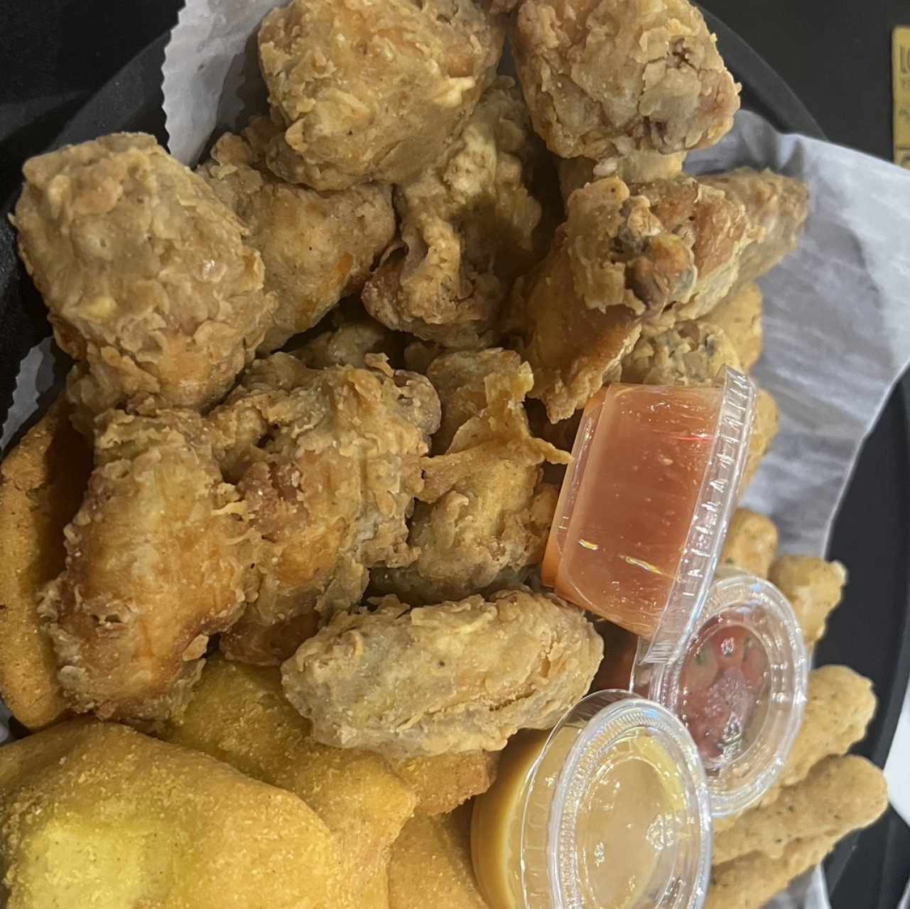 Alitas y doraditas 