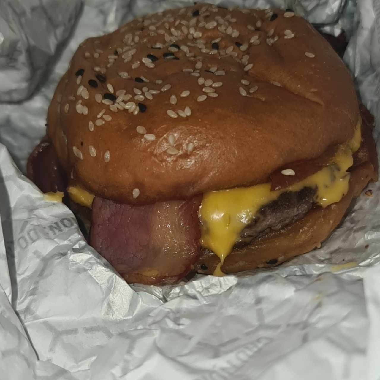 HAMBURGUESA CON QUESO 