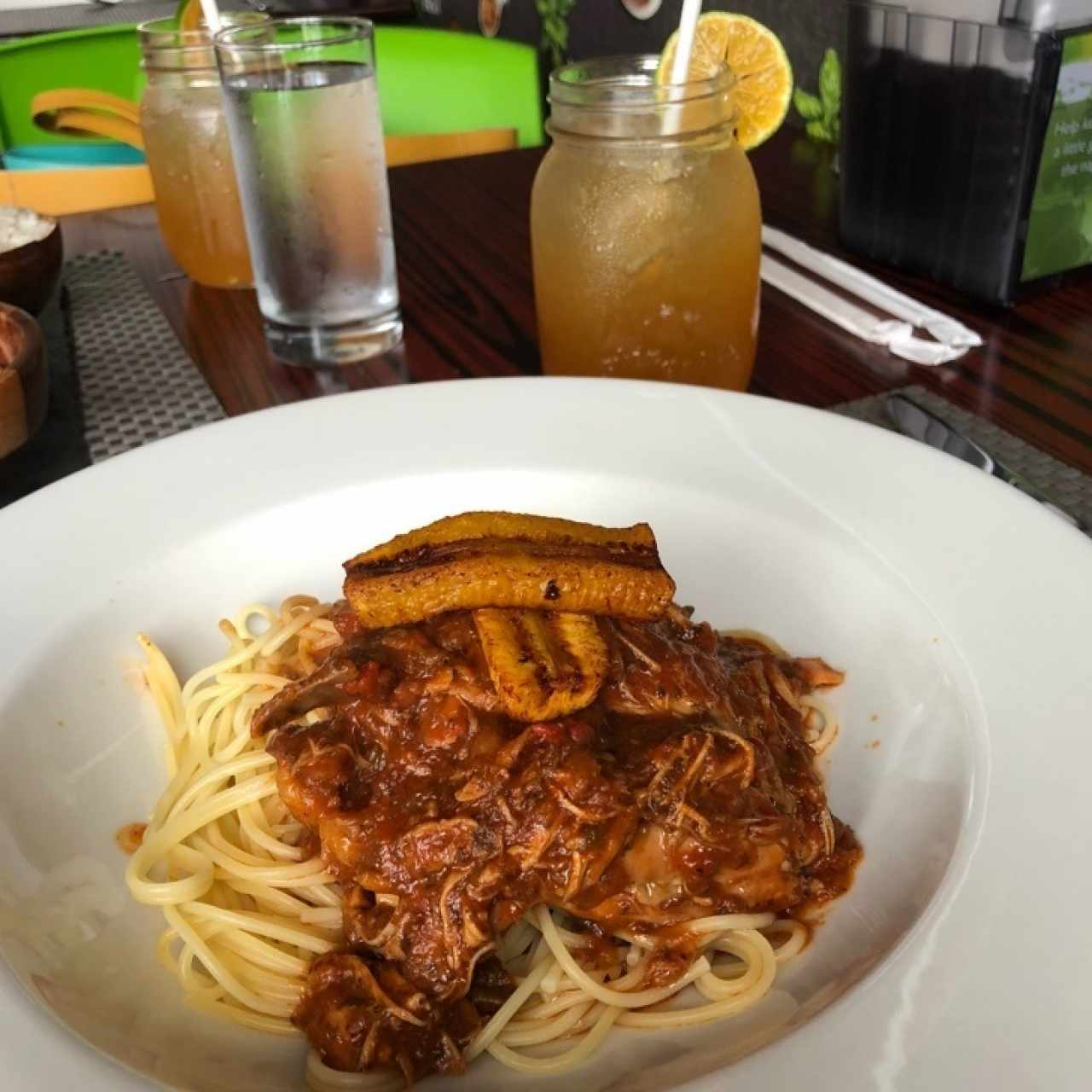 Spaghetti con Gallina Guisada