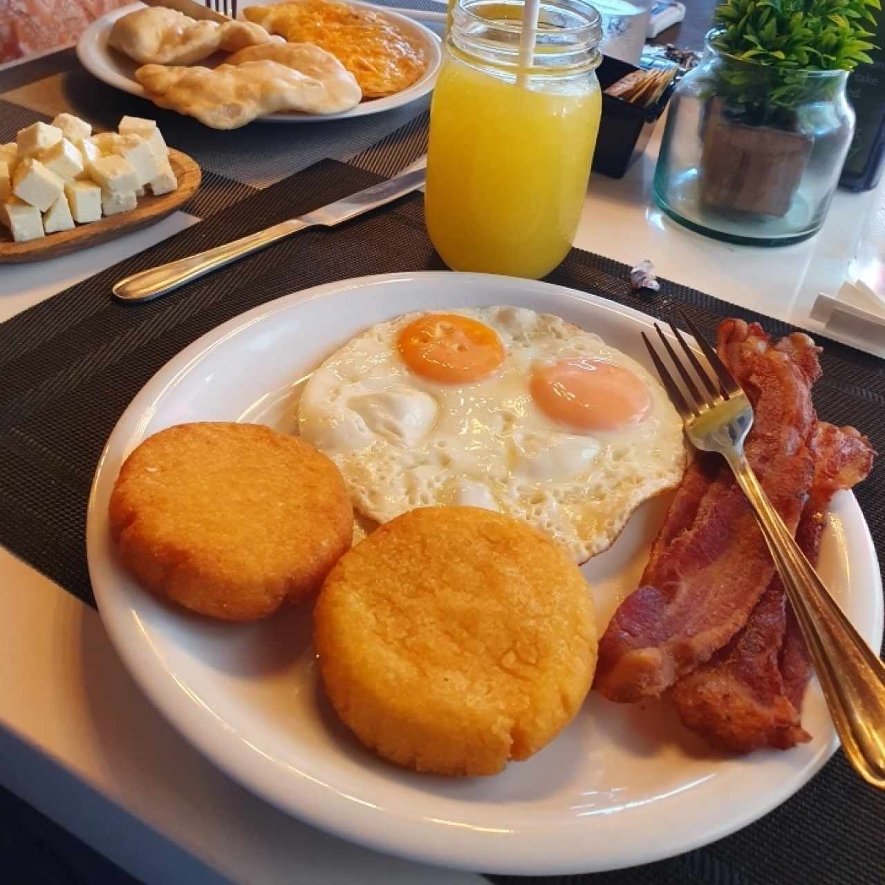 Huevos, Tocino con tortillas