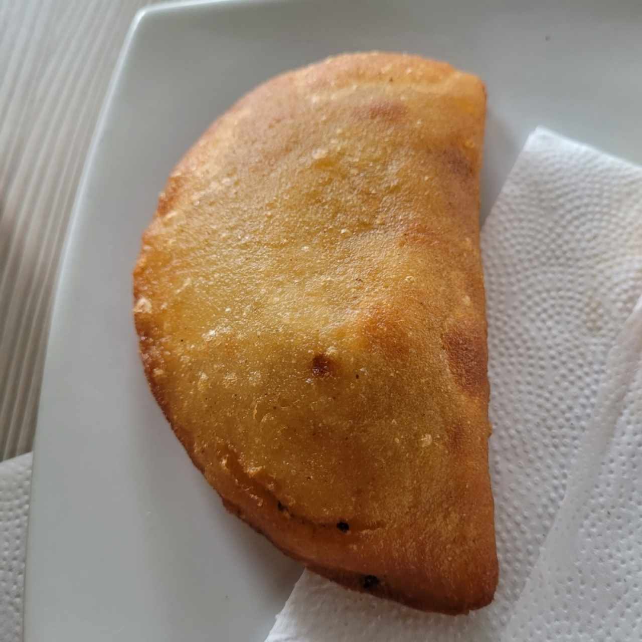 empanada frita de maíz con carne