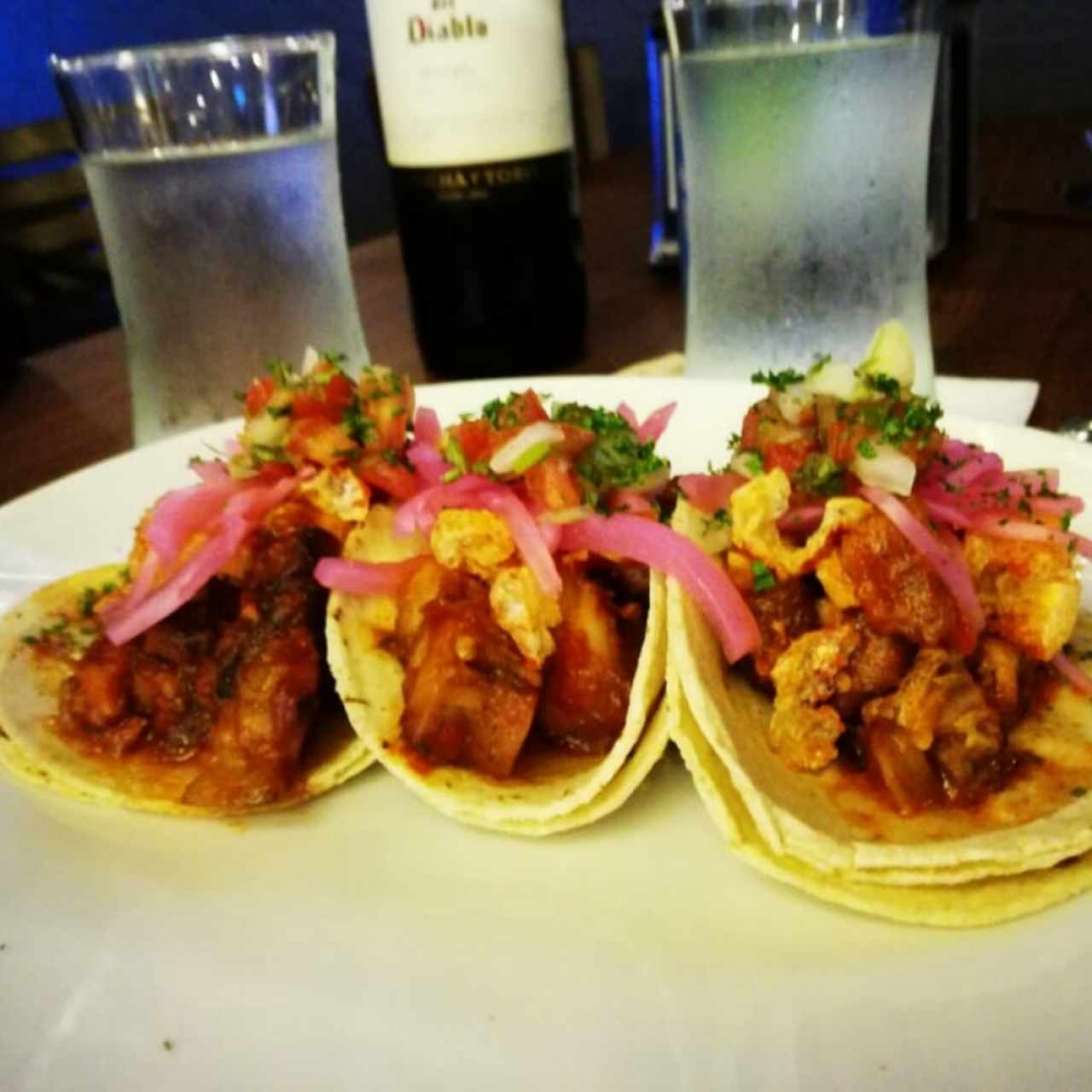 tacos de costilla y chicharron