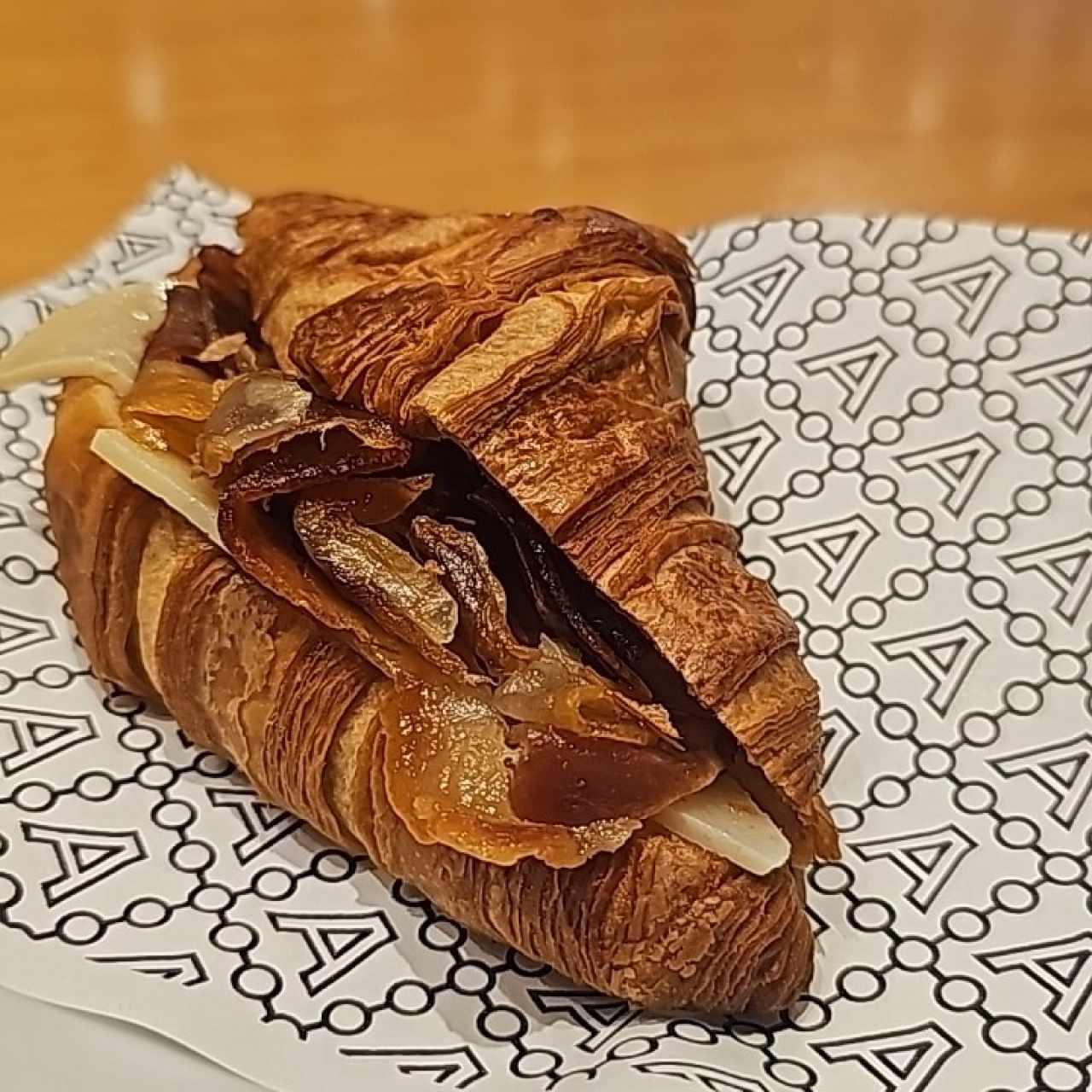 CROISSANTERIE - Croissant cantimpalo provolone