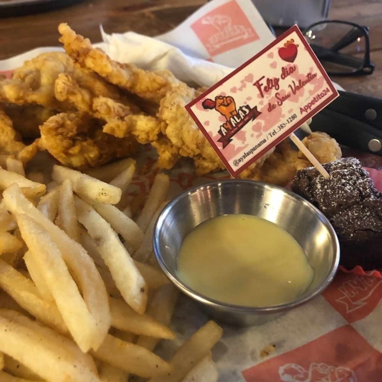 Combo Lunch de Pechuguitas con regalito de San Valentín