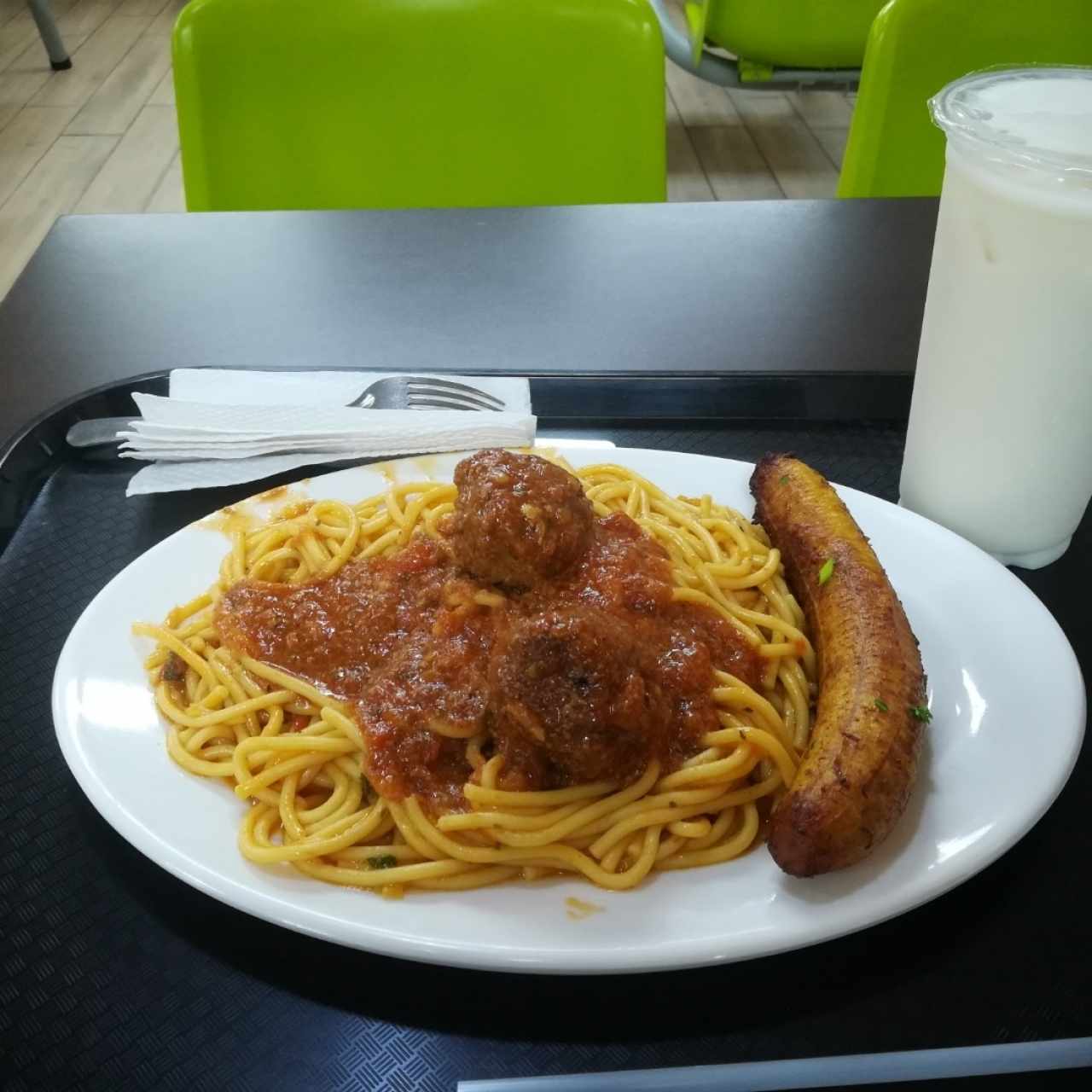 Pasta con albóndigas 