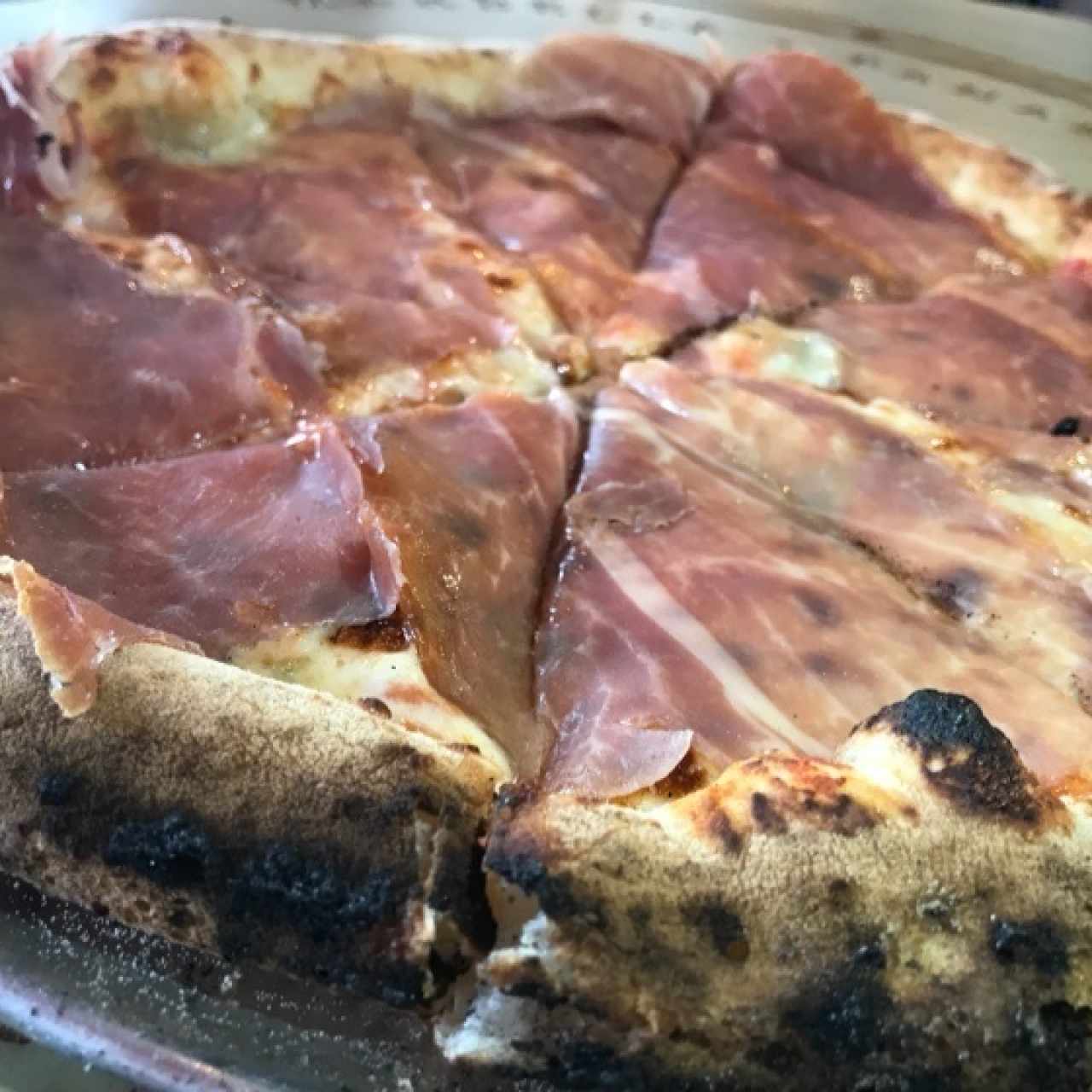 4 quesos con extra de jamon serrano