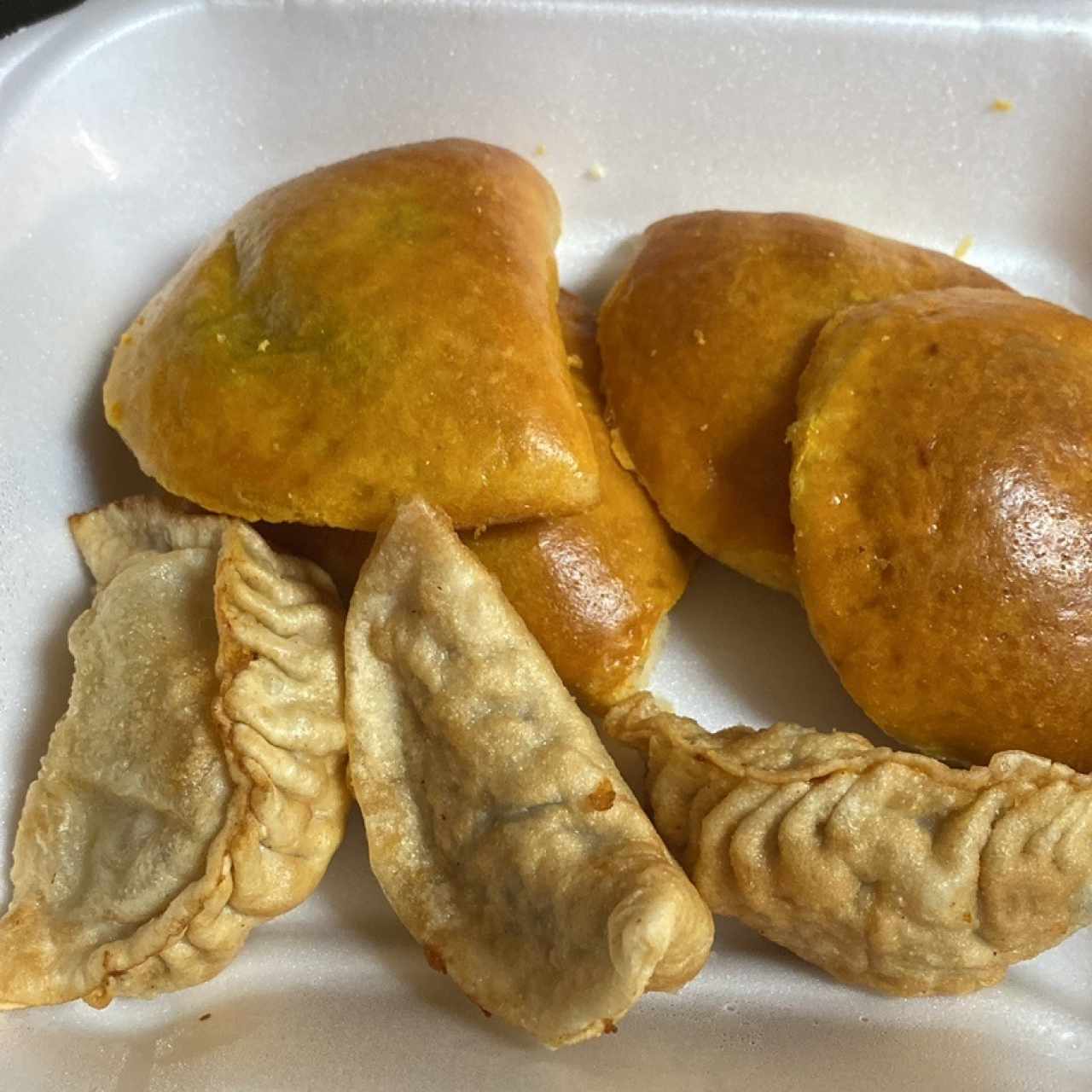 Wotip y Empanaditas de Carne al Curry