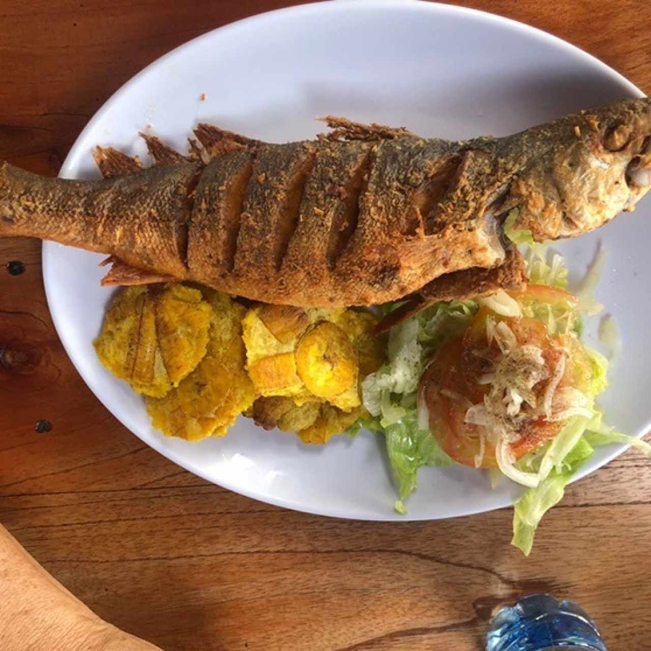 Pescado con patacones