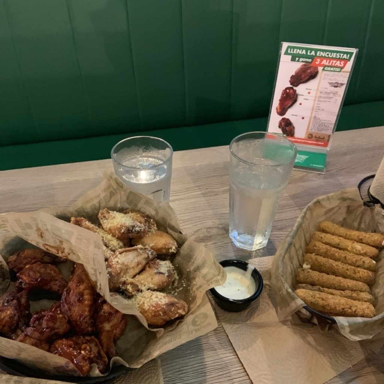 25 wings + mozarella sticks