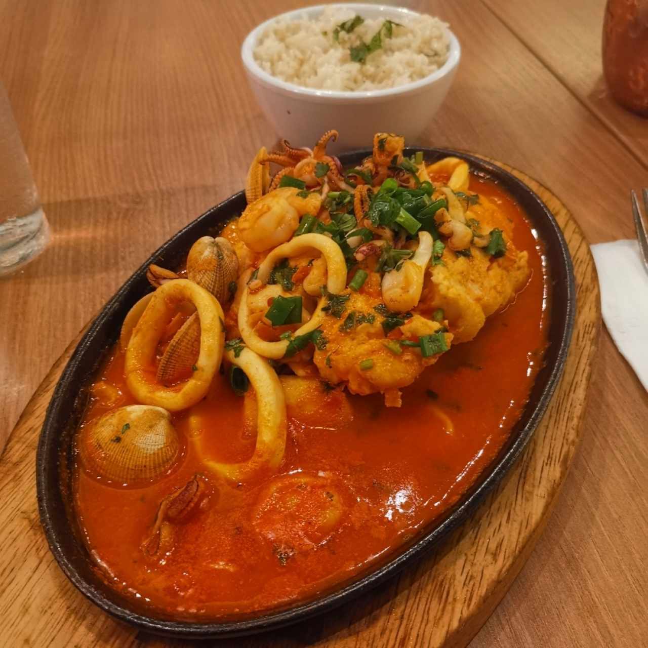 Sudado de pescado y mariscos