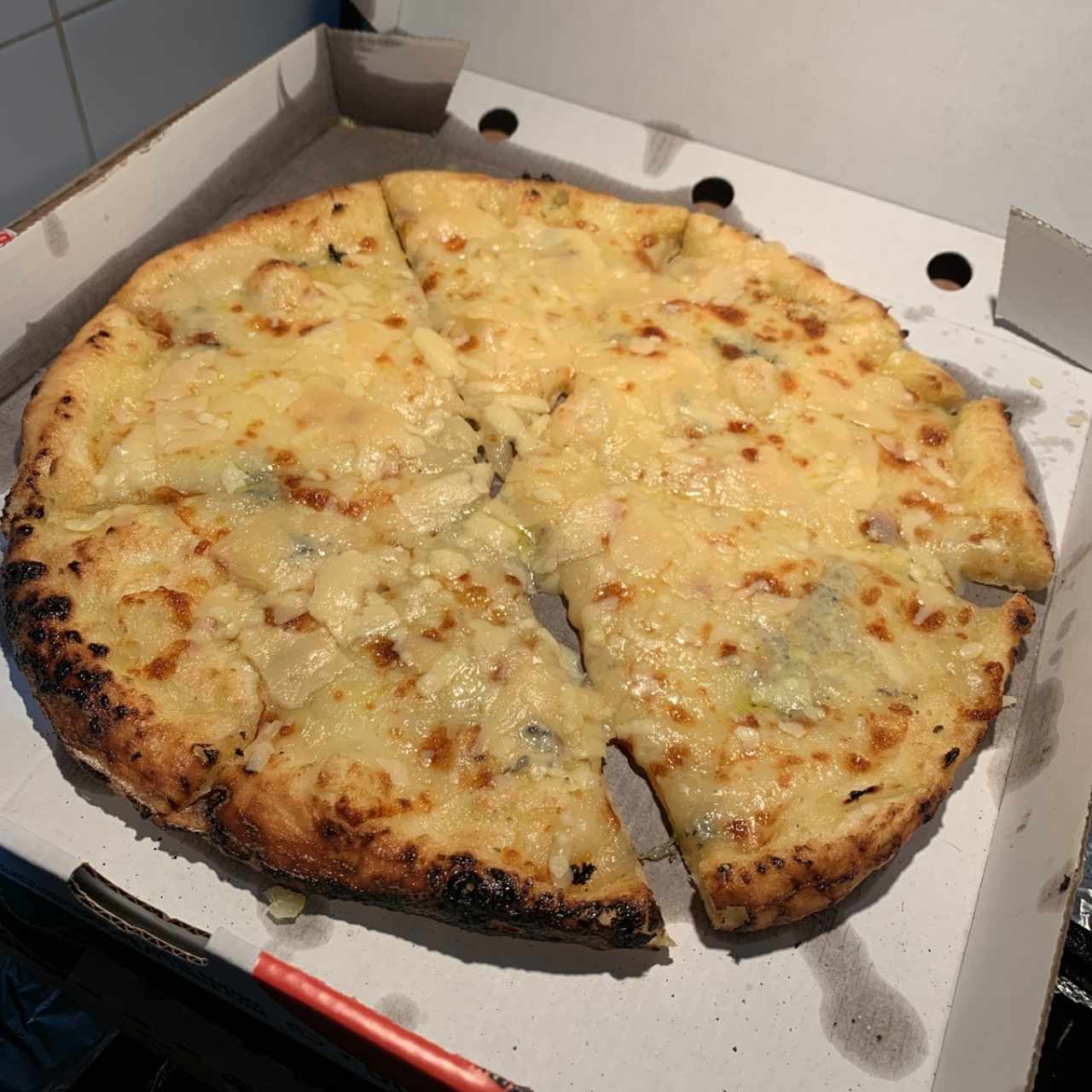 Piezas Tradicionales - Pizza Quattro Formaggi