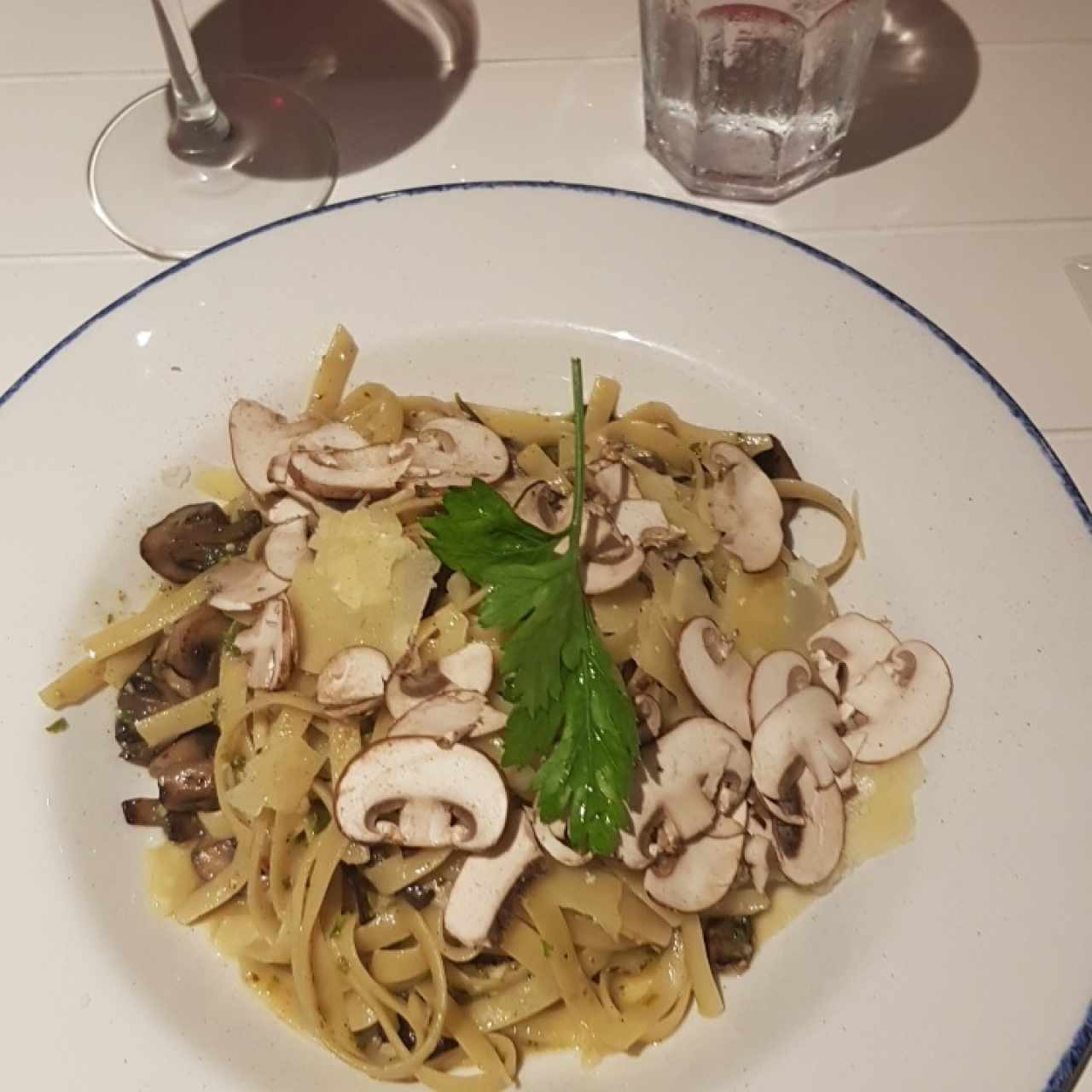 Fetuccini Aglio, Olio,Funghi E Pepperoncino