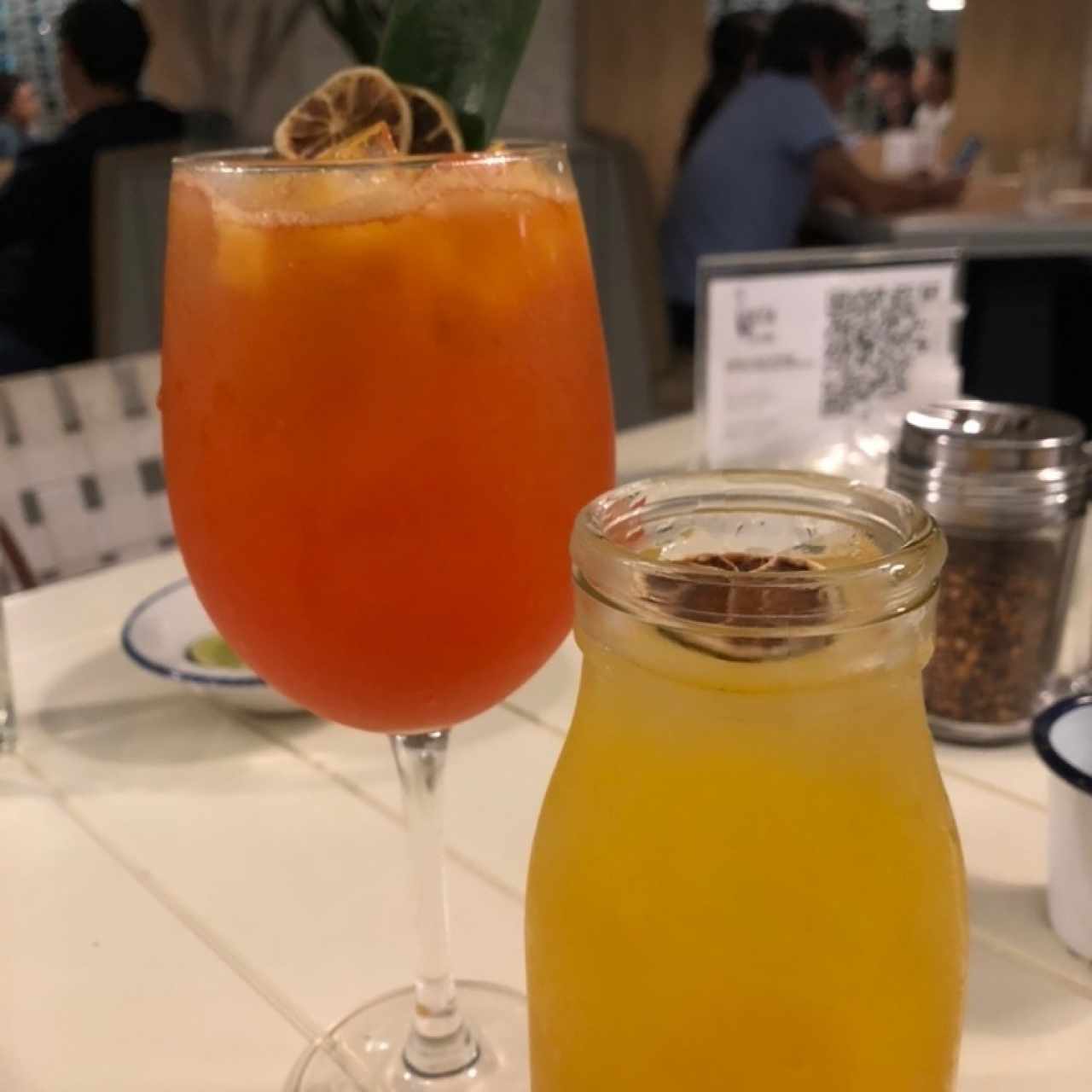 spritz tropical y jugo de maracuya 