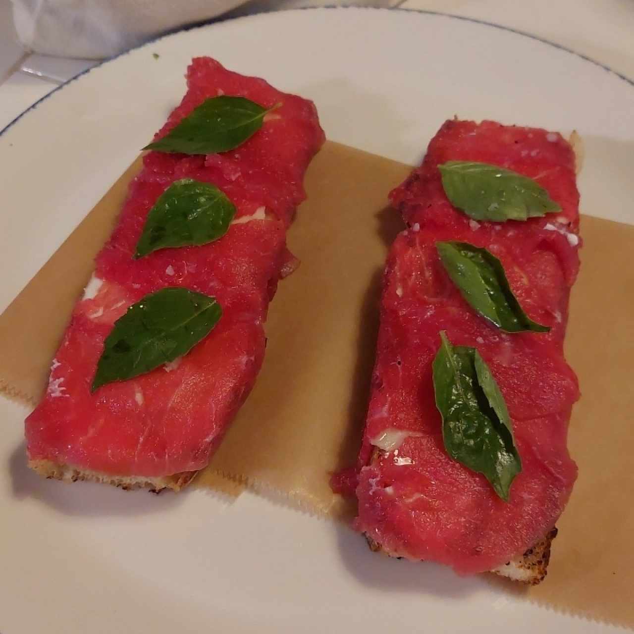 Crostini Di Carpaccio Al Tartufo