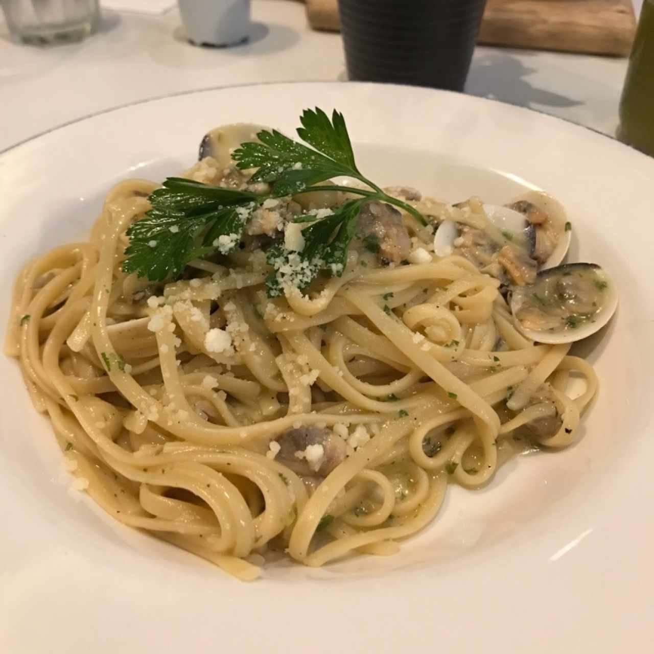 linguini con almejas en vino blanco🍝