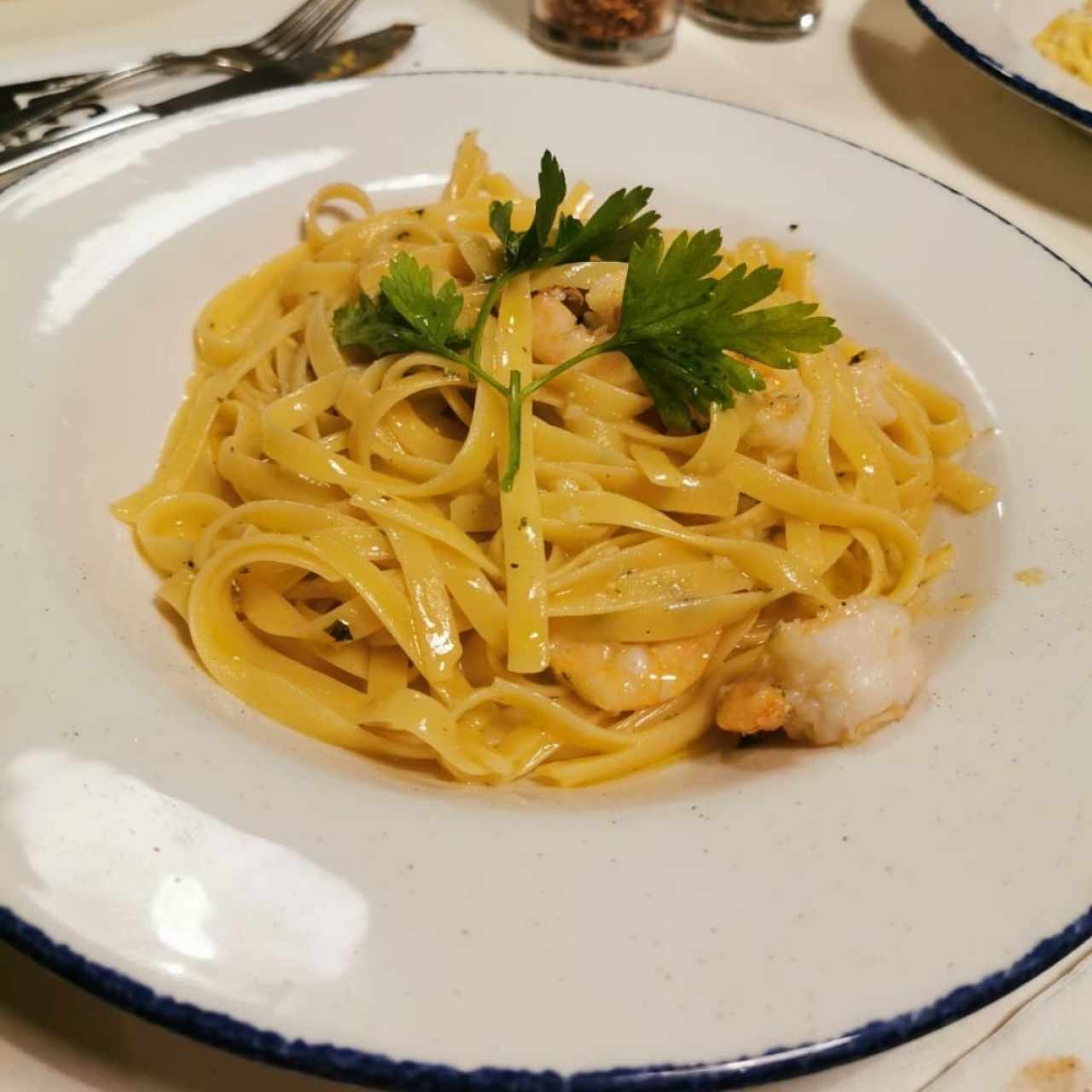 Aglio Hambre Fettucini